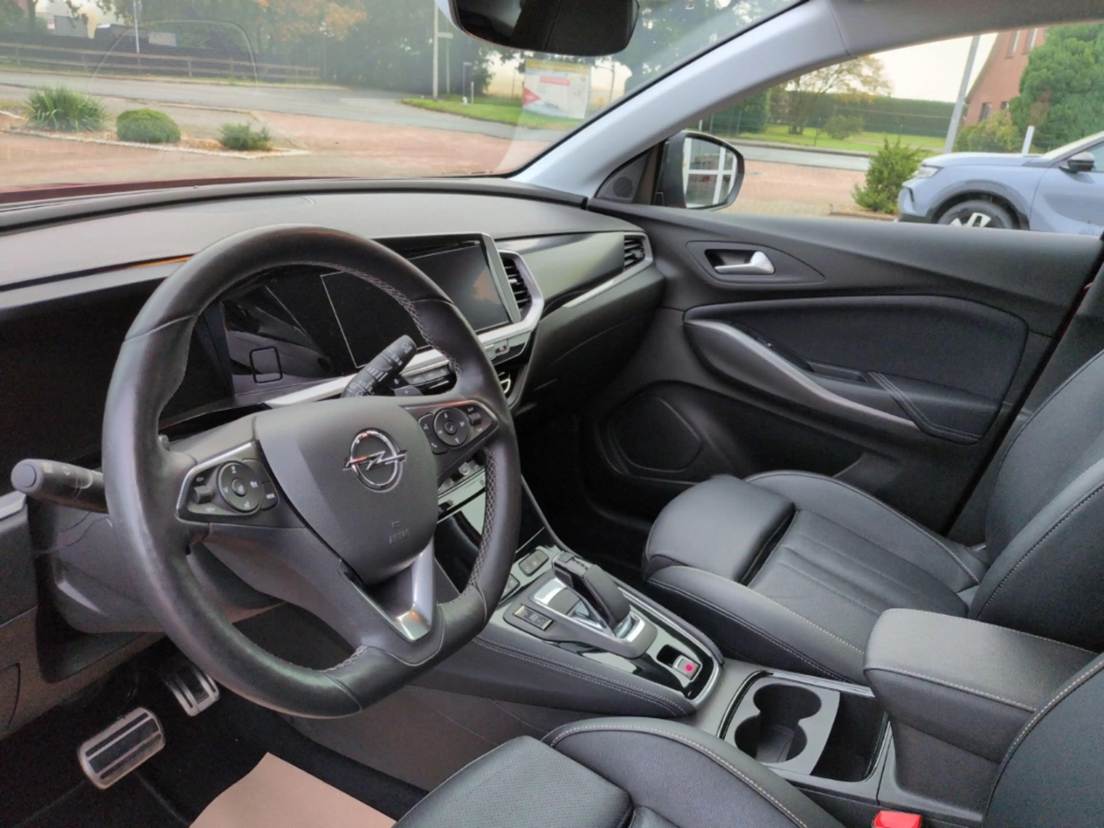 Opel Grandland Elegance Plug-in-Hybrid Anhängerkupplung Leder Nav — photo 7