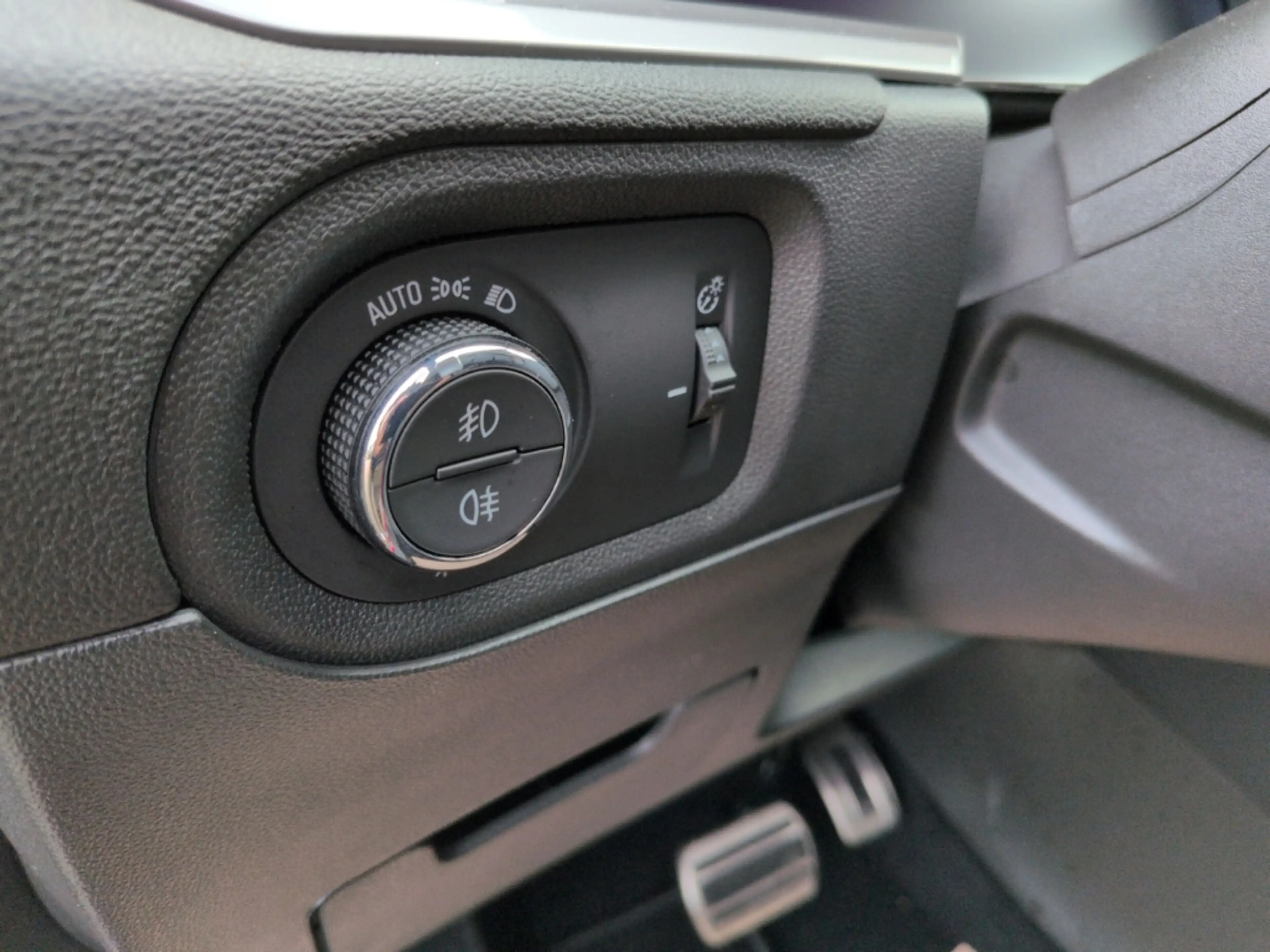 Opel Grandland Elegance Plug-in-Hybrid Anhängerkupplung Leder Nav — photo 14