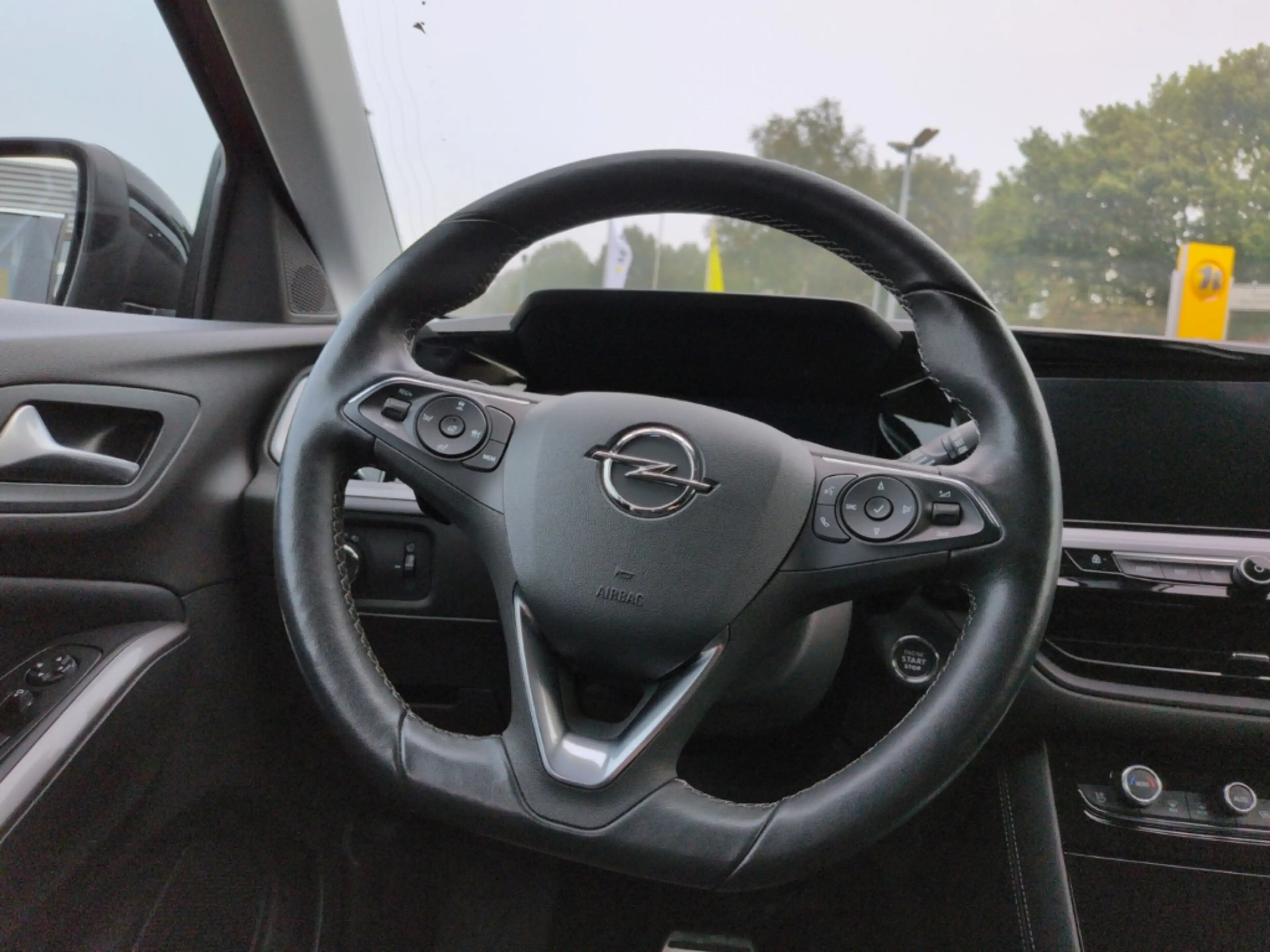 Opel Grandland Elegance Plug-in-Hybrid Anhängerkupplung Leder Nav — photo 11