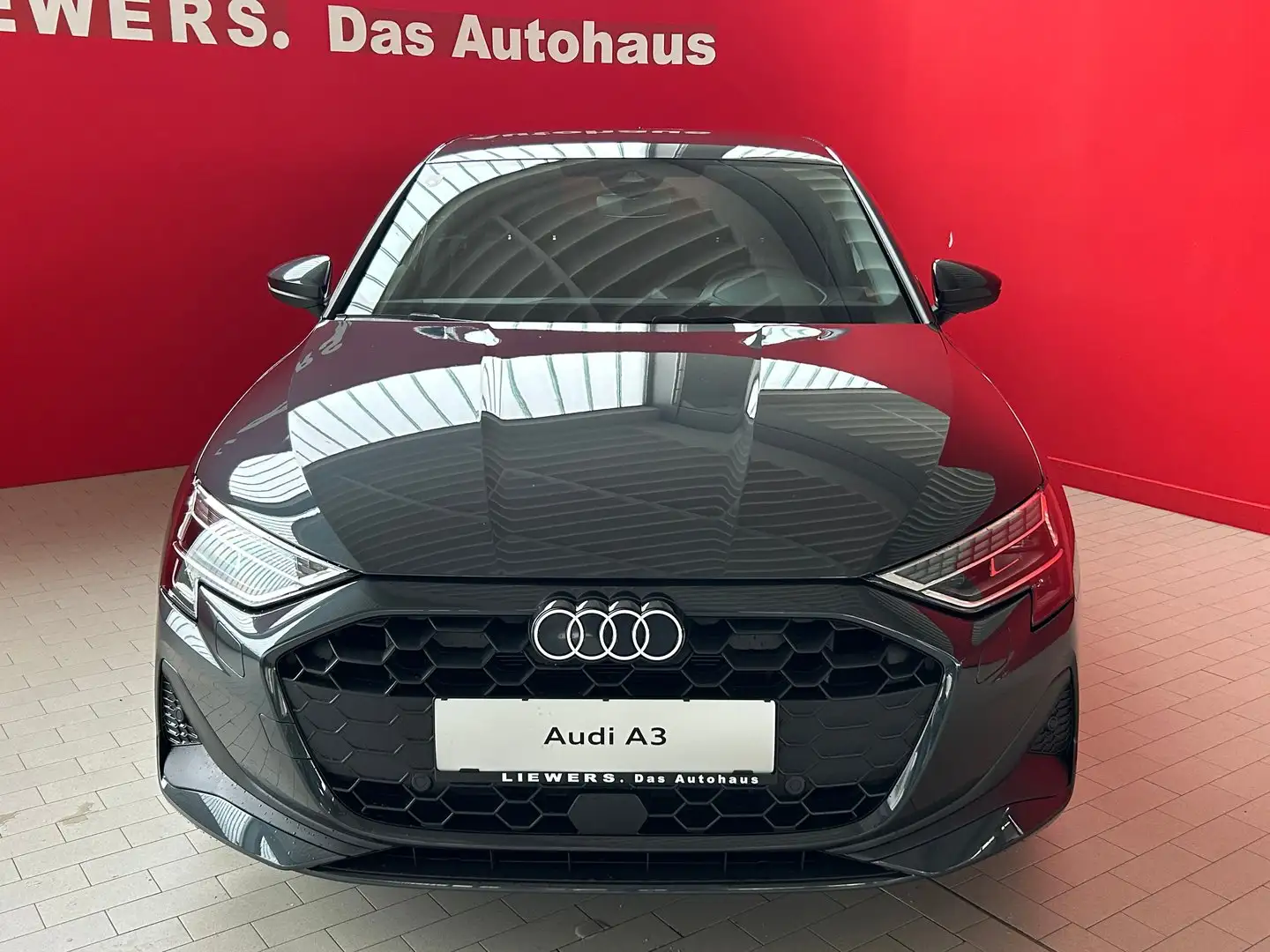 Audi A3 30 TFSI Gris - 2