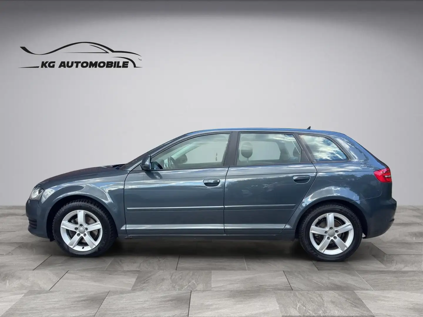 Audi A3 Sportback 1.4 TFSI Ambiente Automatik Grau - 2