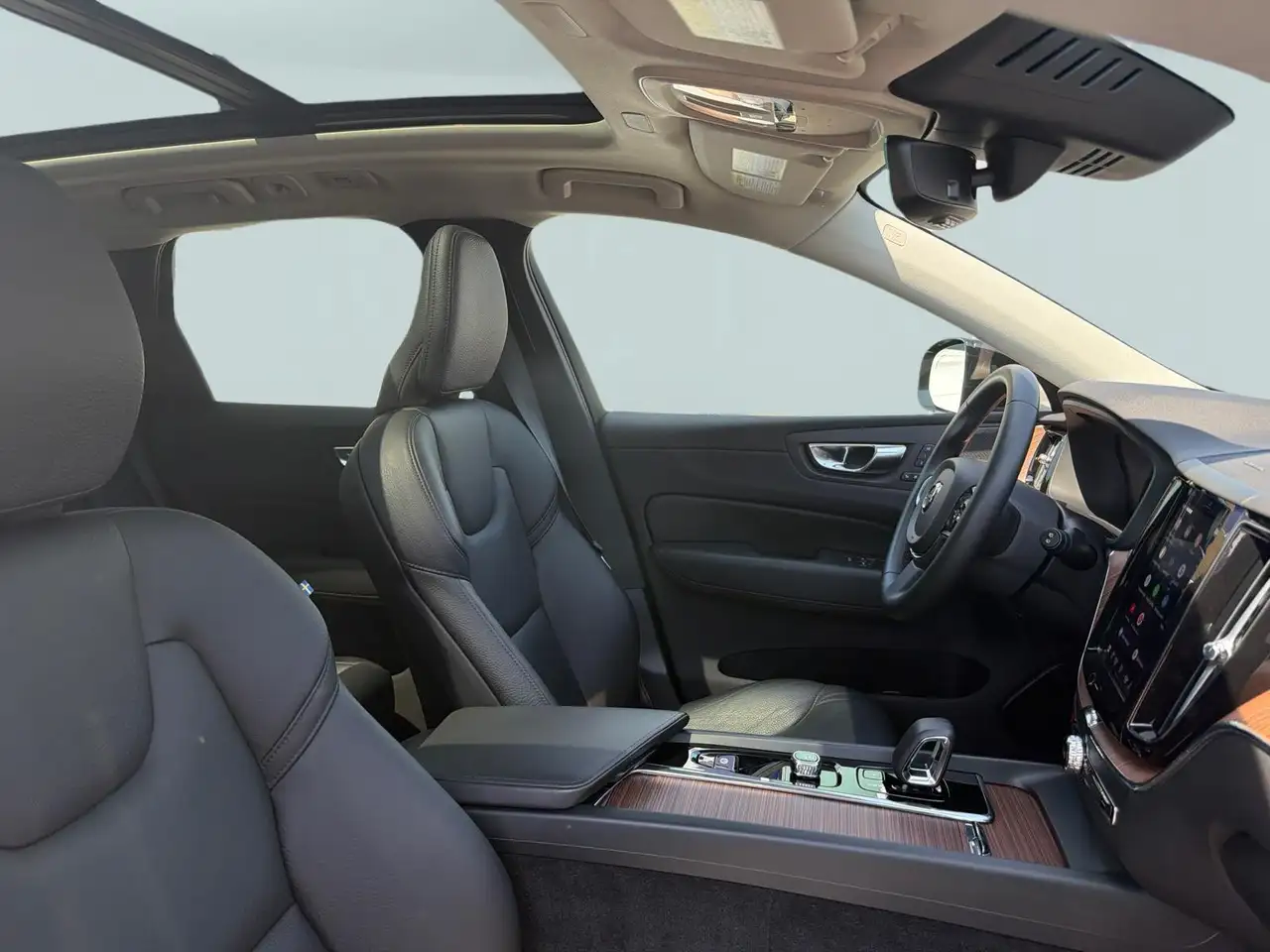 Volvo XC60 снимка Volvo XC60