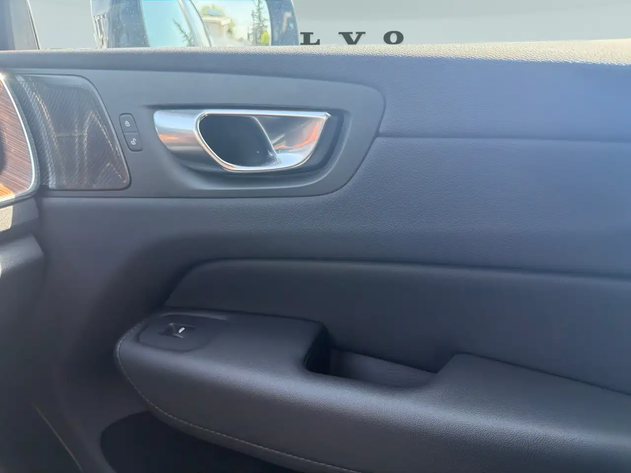 Volvo XC60 снимка Volvo XC60