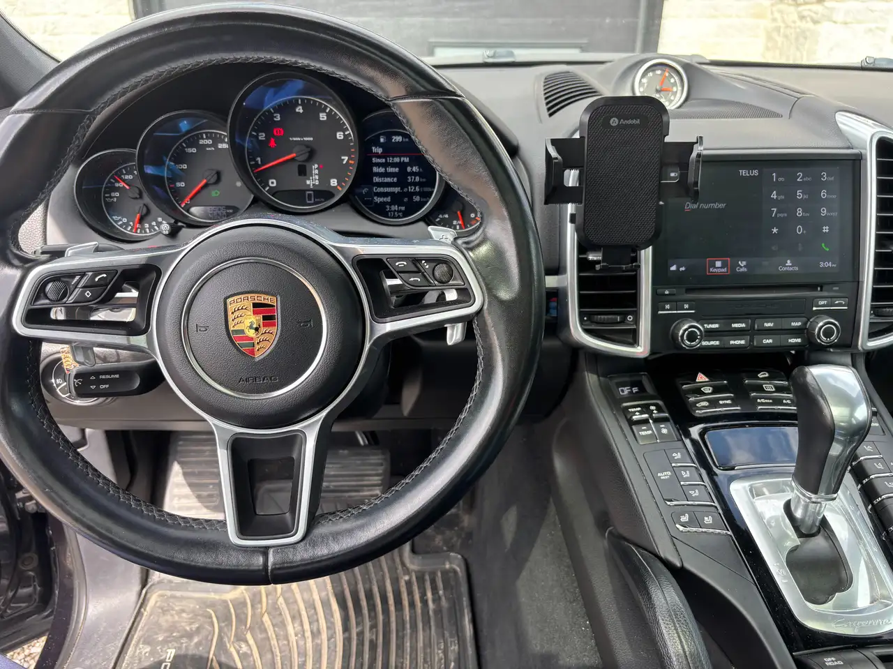 Porsche Cayenne снимка Porsche Cayenne