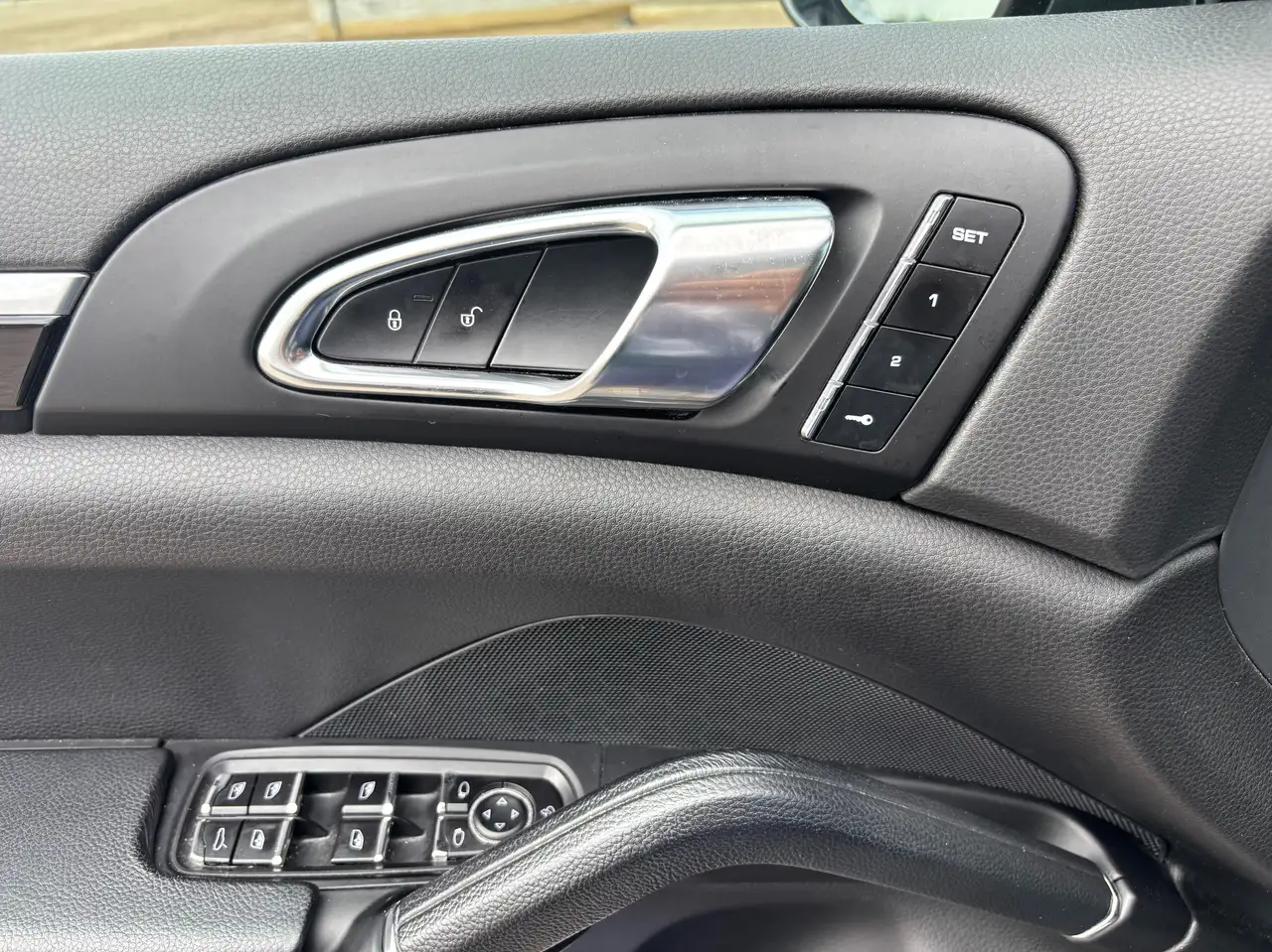 Porsche Cayenne снимка Porsche Cayenne