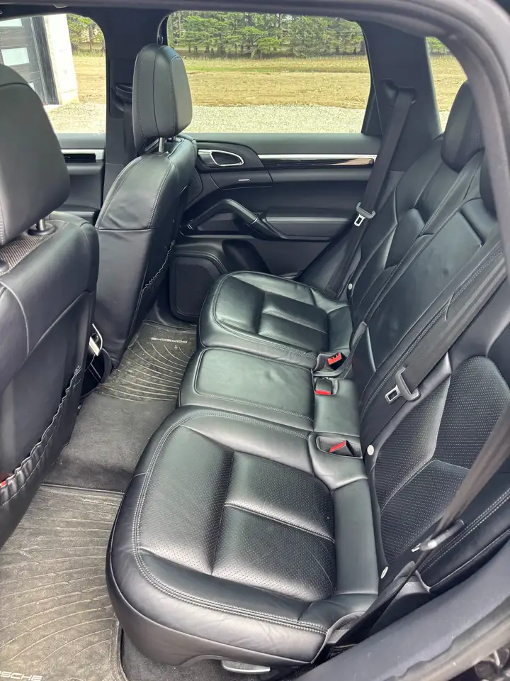 Porsche Cayenne снимка Porsche Cayenne