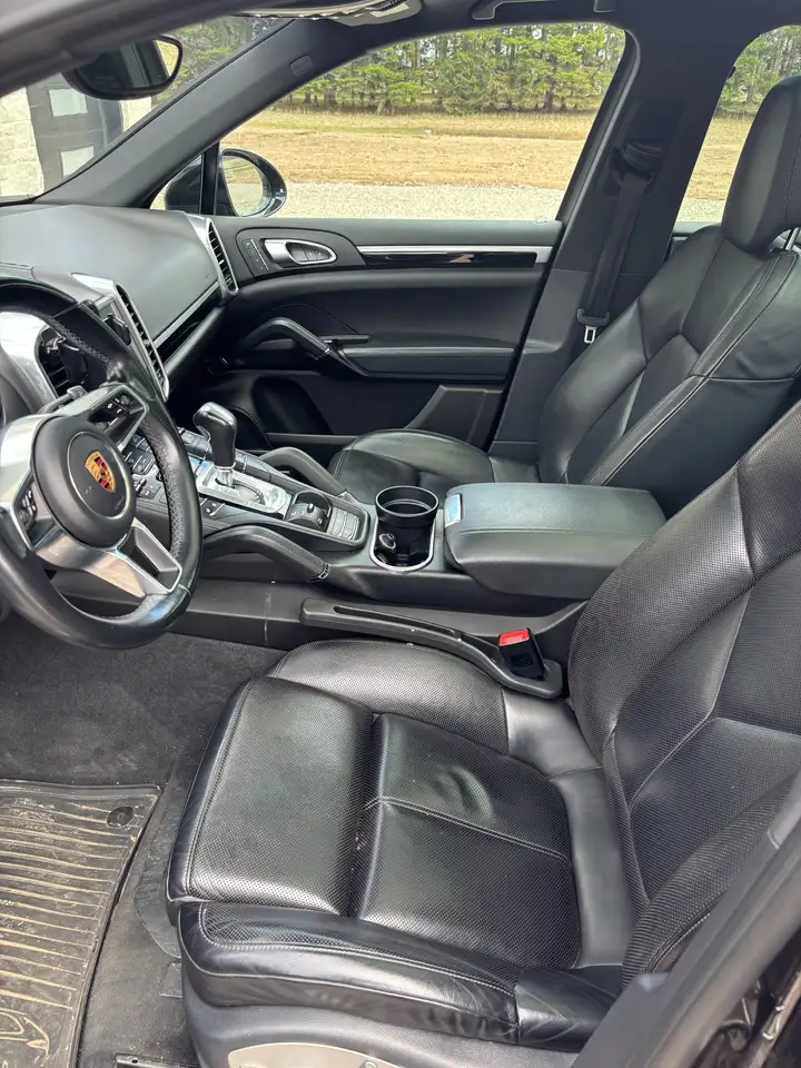 Porsche Cayenne снимка Porsche Cayenne