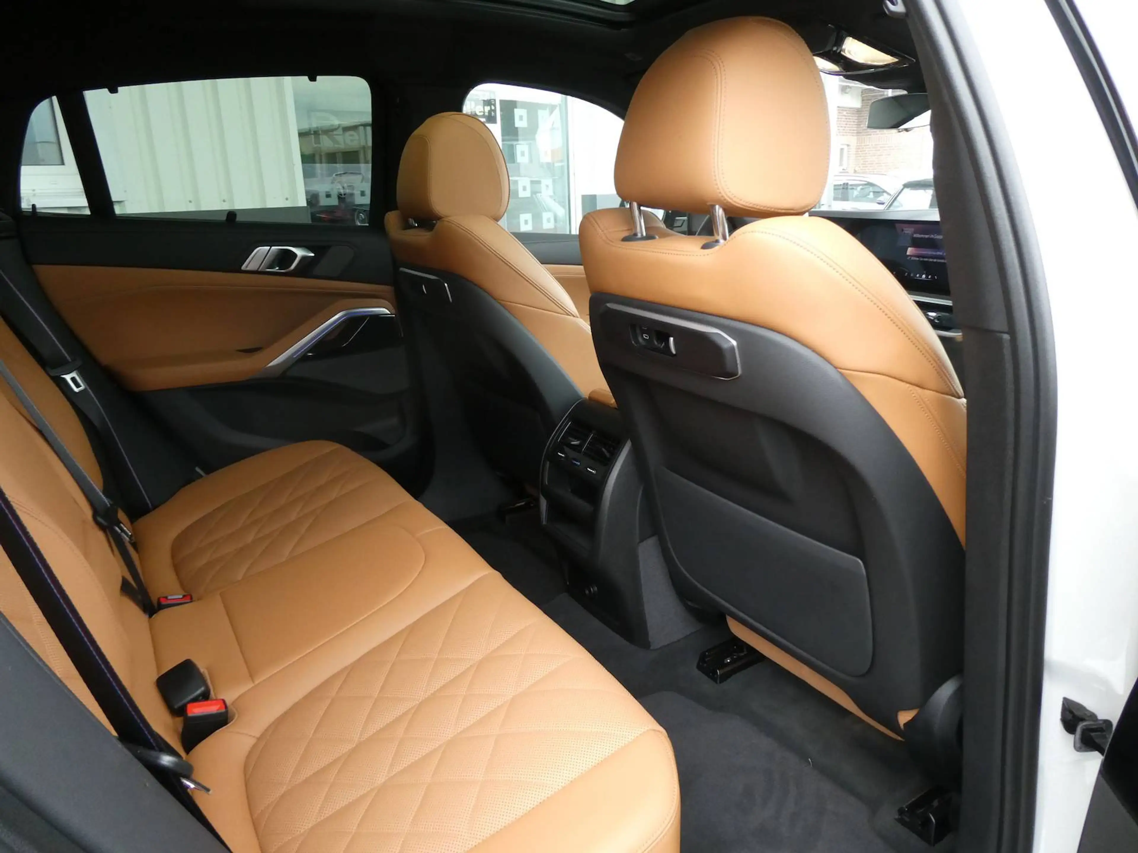 BMW X6 40 i xDrive M Sport Pro — photo 11