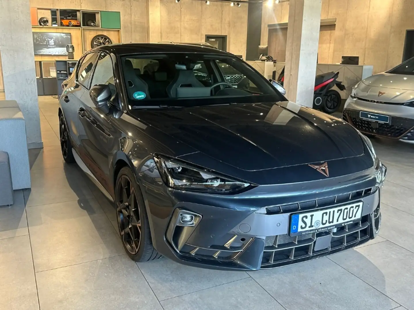 CUPRA Leon 1.5e DSG Memory AD Navi  Soundsystem MATRIX Grau - 2