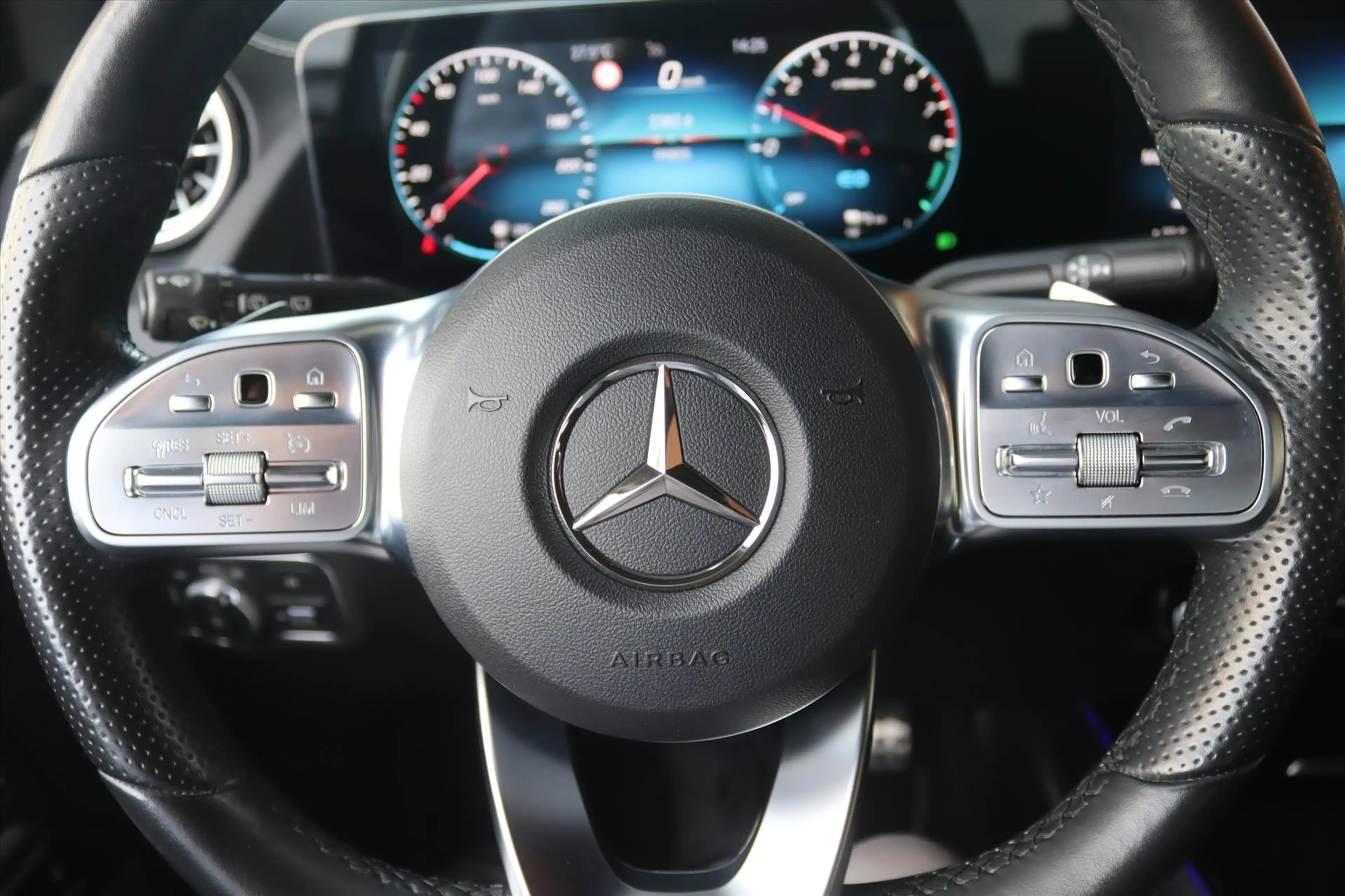 Mercedes-Benz B 250 B250e 218PK AUTOMAAT AMG NIGHT Navi | Sfeerverlich — photo 30