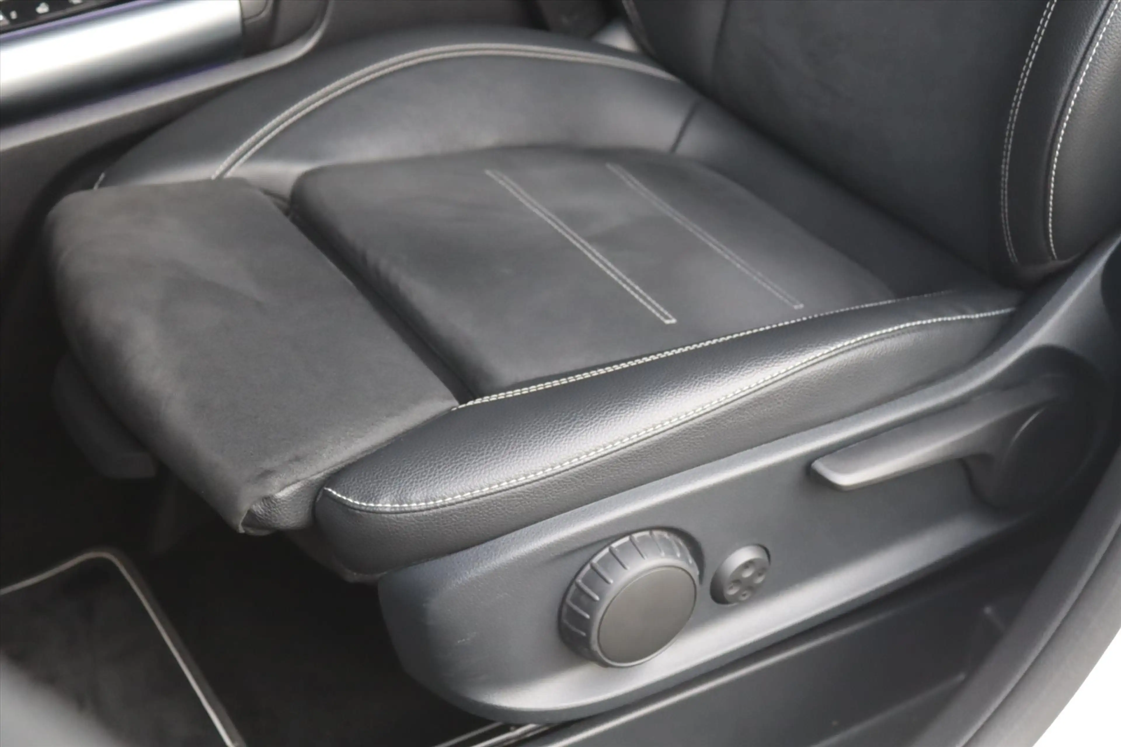 Mercedes-Benz B 250 B250e 218PK AUTOMAAT AMG NIGHT Navi | Sfeerverlich — photo 17
