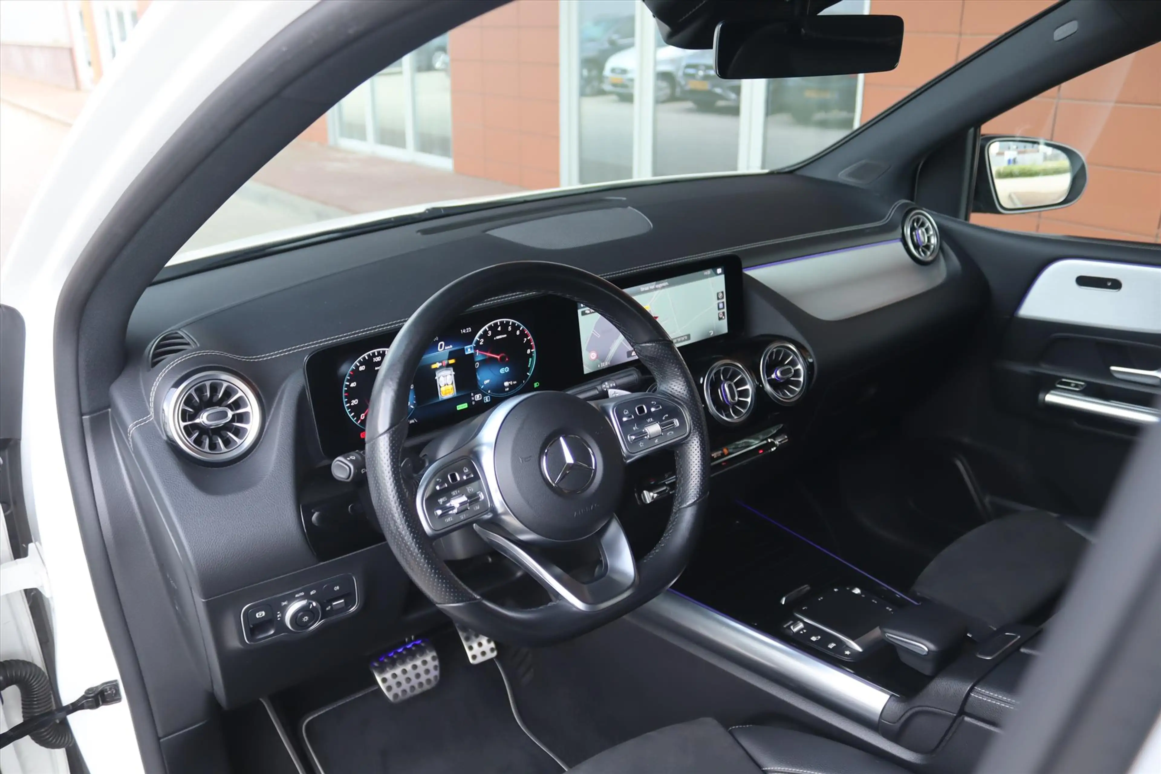 Mercedes-Benz B 250 B250e 218PK AUTOMAAT AMG NIGHT Navi | Sfeerverlich — photo 15