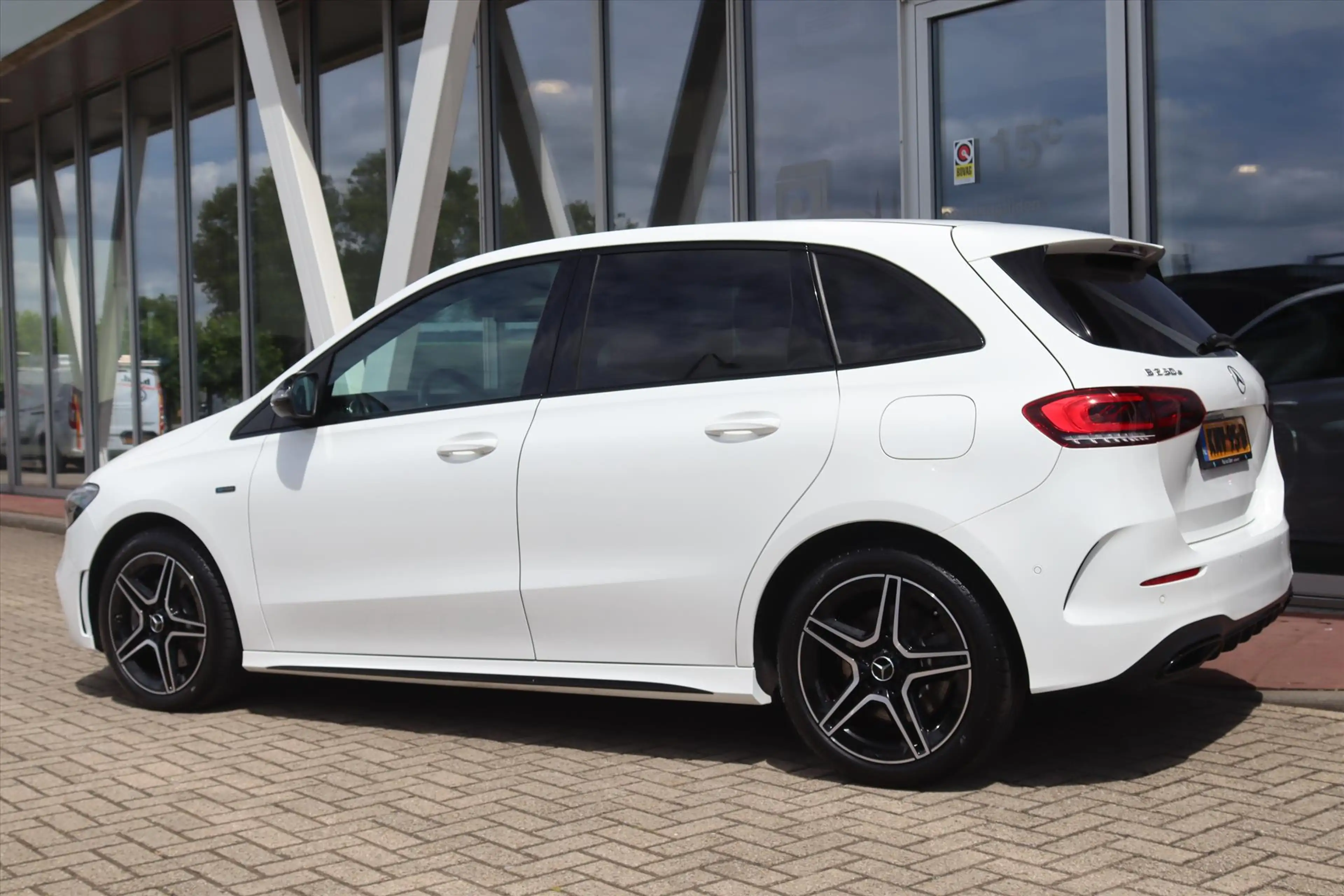 Mercedes-Benz B 250 B250e 218PK AUTOMAAT AMG NIGHT Navi | Sfeerverlich — photo 3