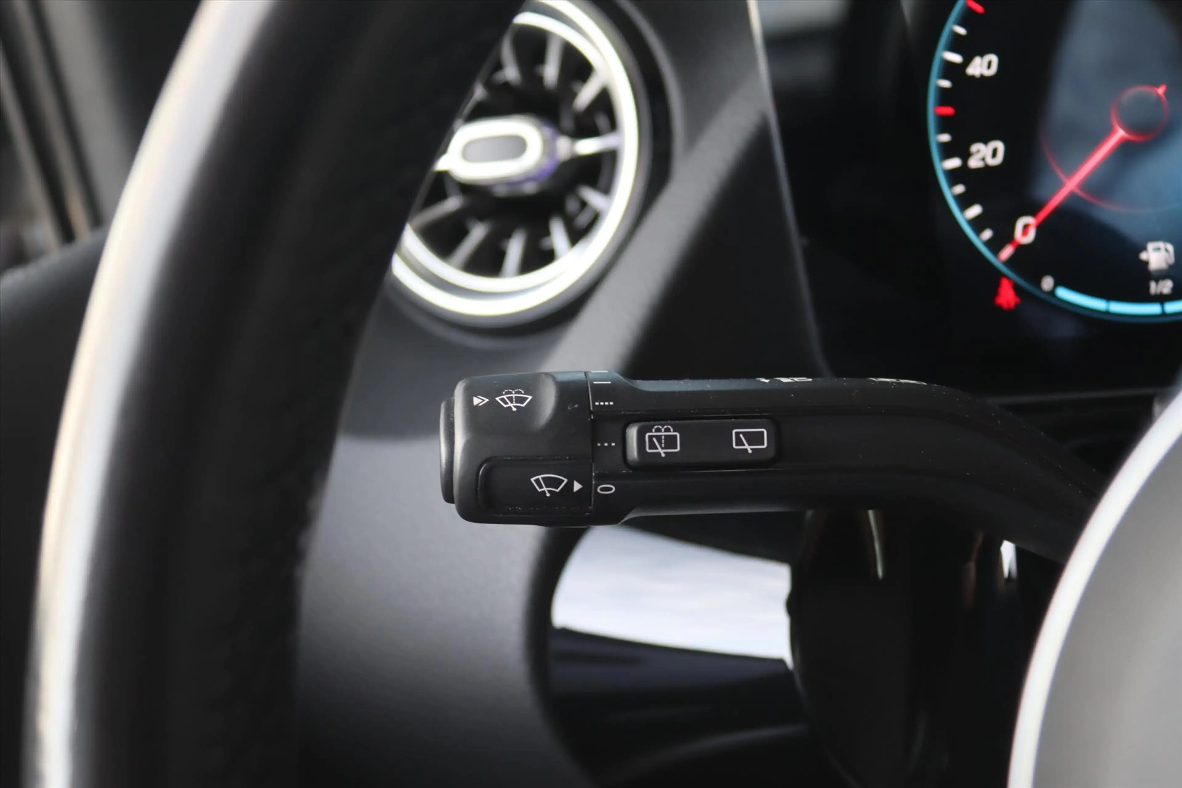 Mercedes-Benz B 250 B250e 218PK AUTOMAAT AMG NIGHT Navi | Sfeerverlich — photo 33