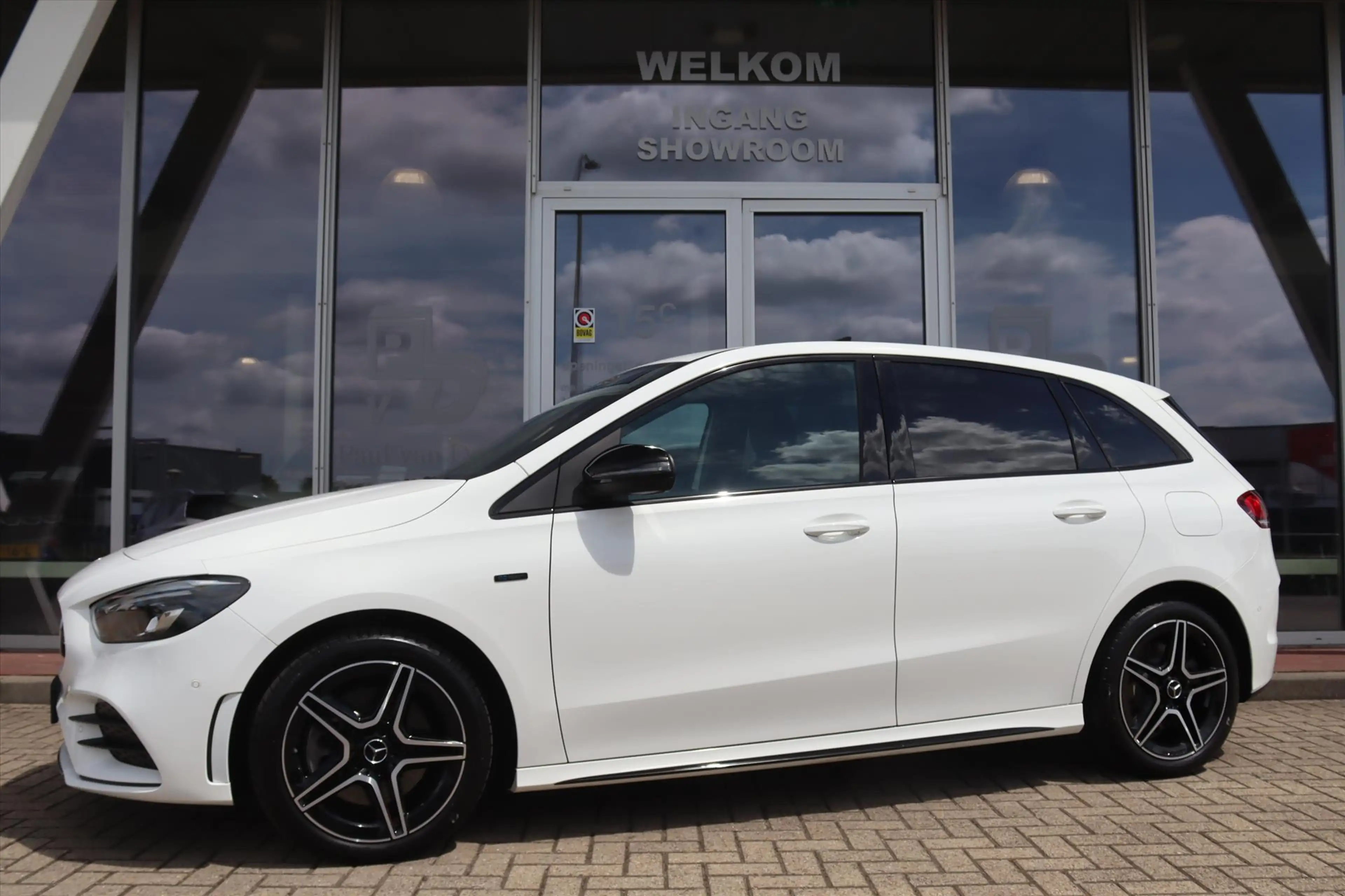 Mercedes-Benz B 250 B250e 218PK AUTOMAAT AMG NIGHT Navi | Sfeerverlich — photo 4