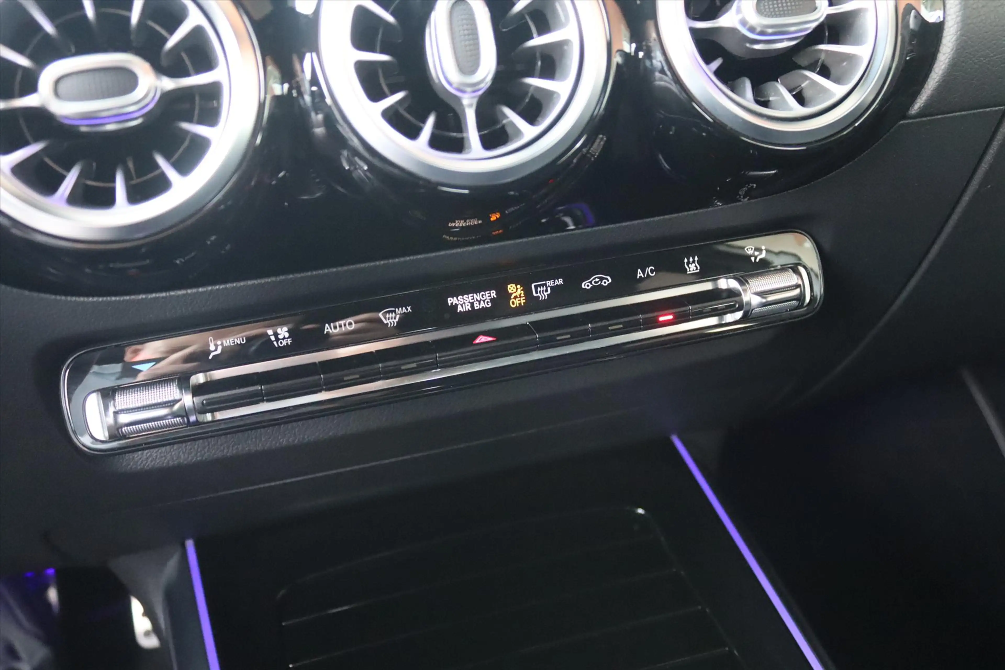 Mercedes-Benz B 250 B250e 218PK AUTOMAAT AMG NIGHT Navi | Sfeerverlich — photo 26