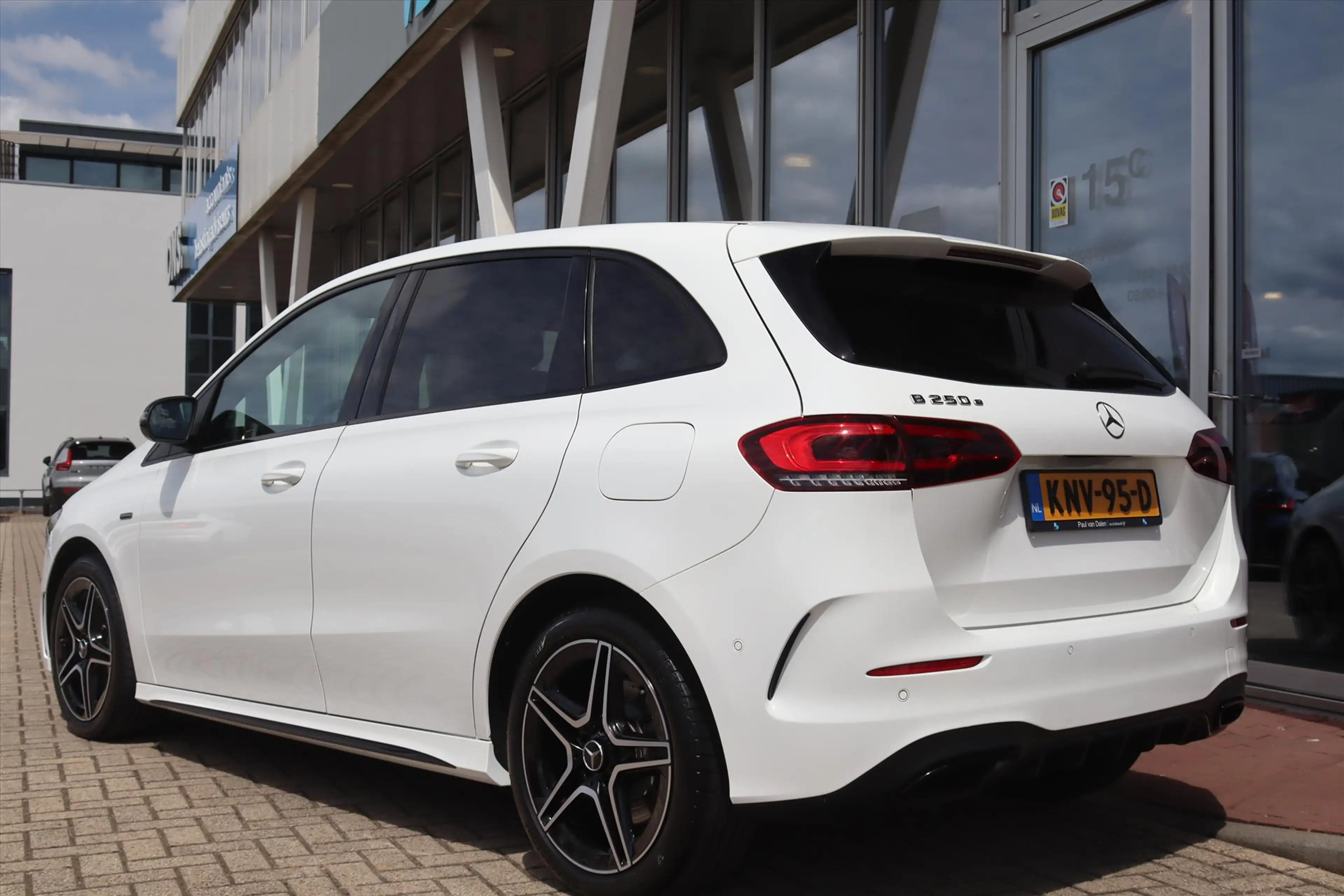 Mercedes-Benz B 250 B250e 218PK AUTOMAAT AMG NIGHT Navi | Sfeerverlich — photo 41