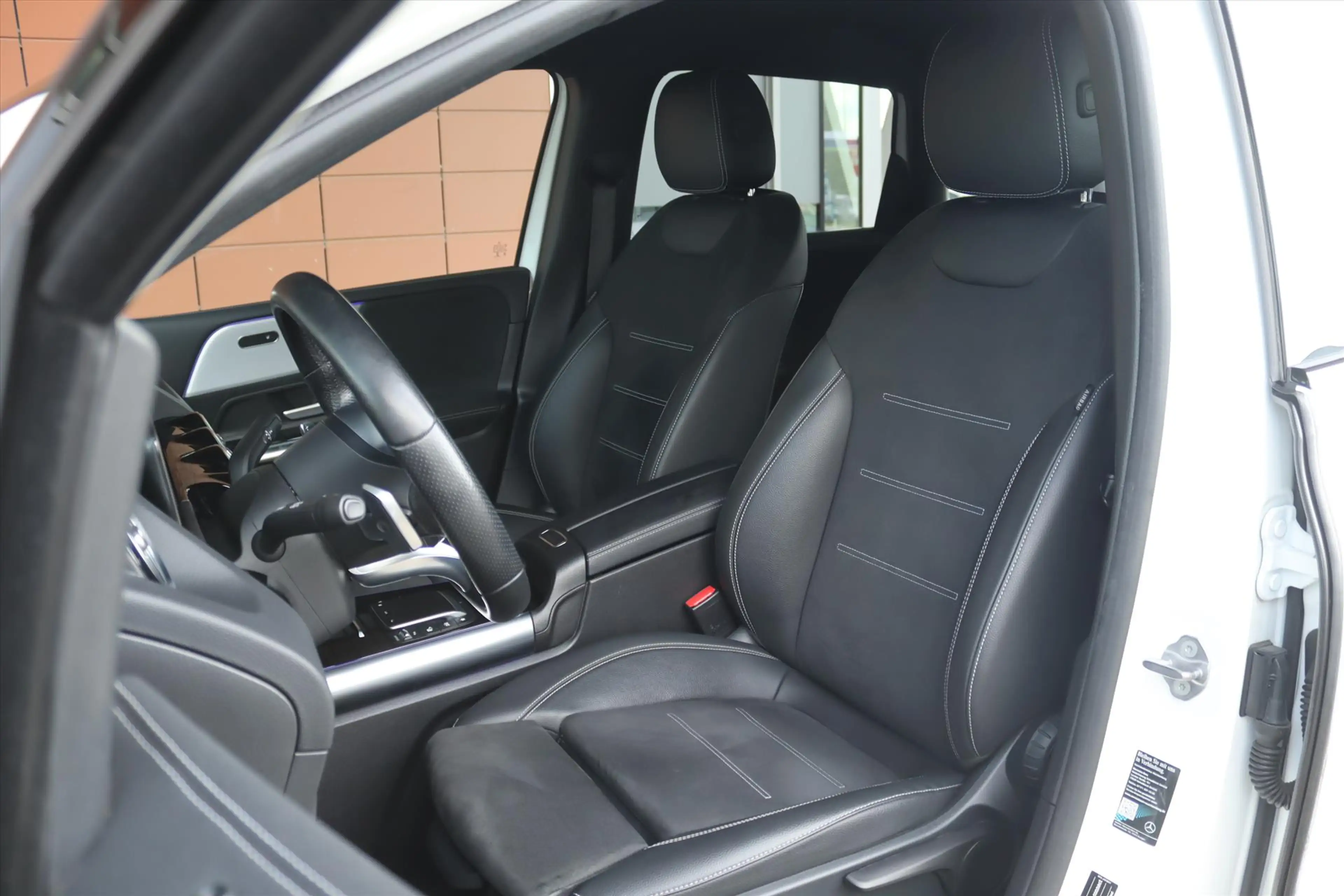 Mercedes-Benz B 250 B250e 218PK AUTOMAAT AMG NIGHT Navi | Sfeerverlich — photo 16