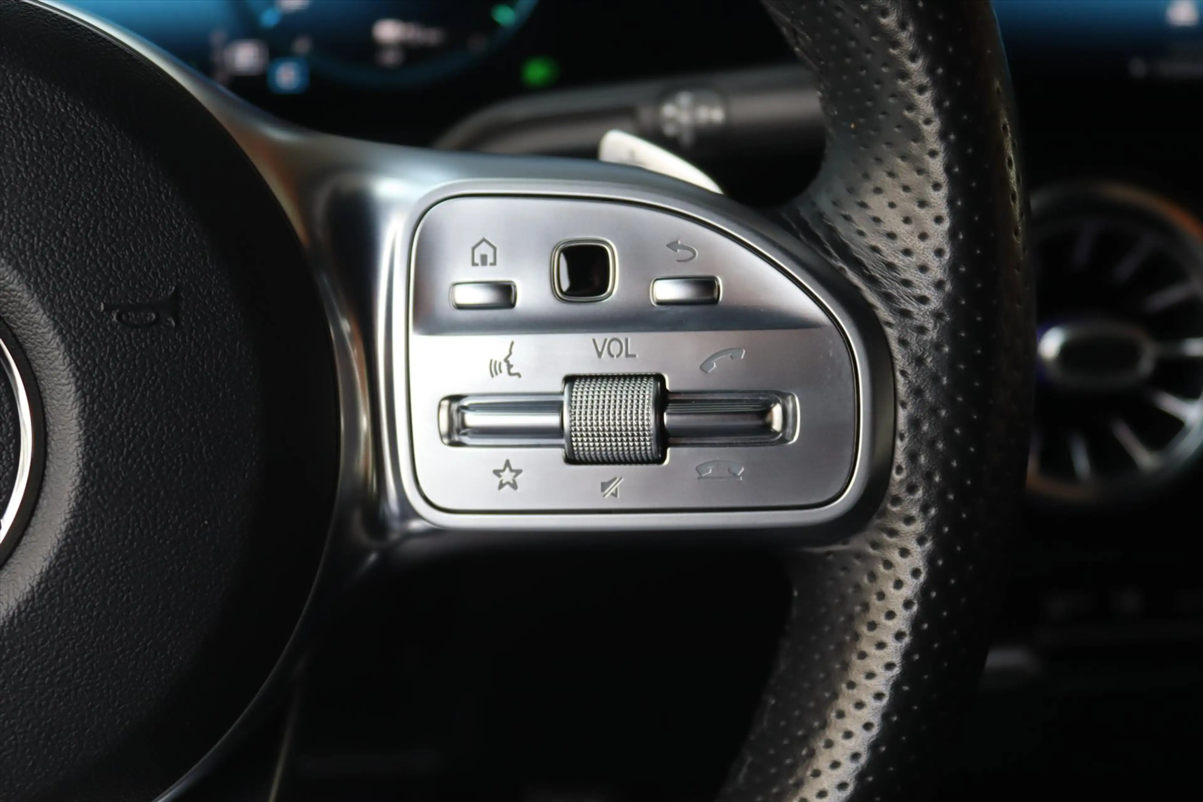 Mercedes-Benz B 250 B250e 218PK AUTOMAAT AMG NIGHT Navi | Sfeerverlich — photo 32