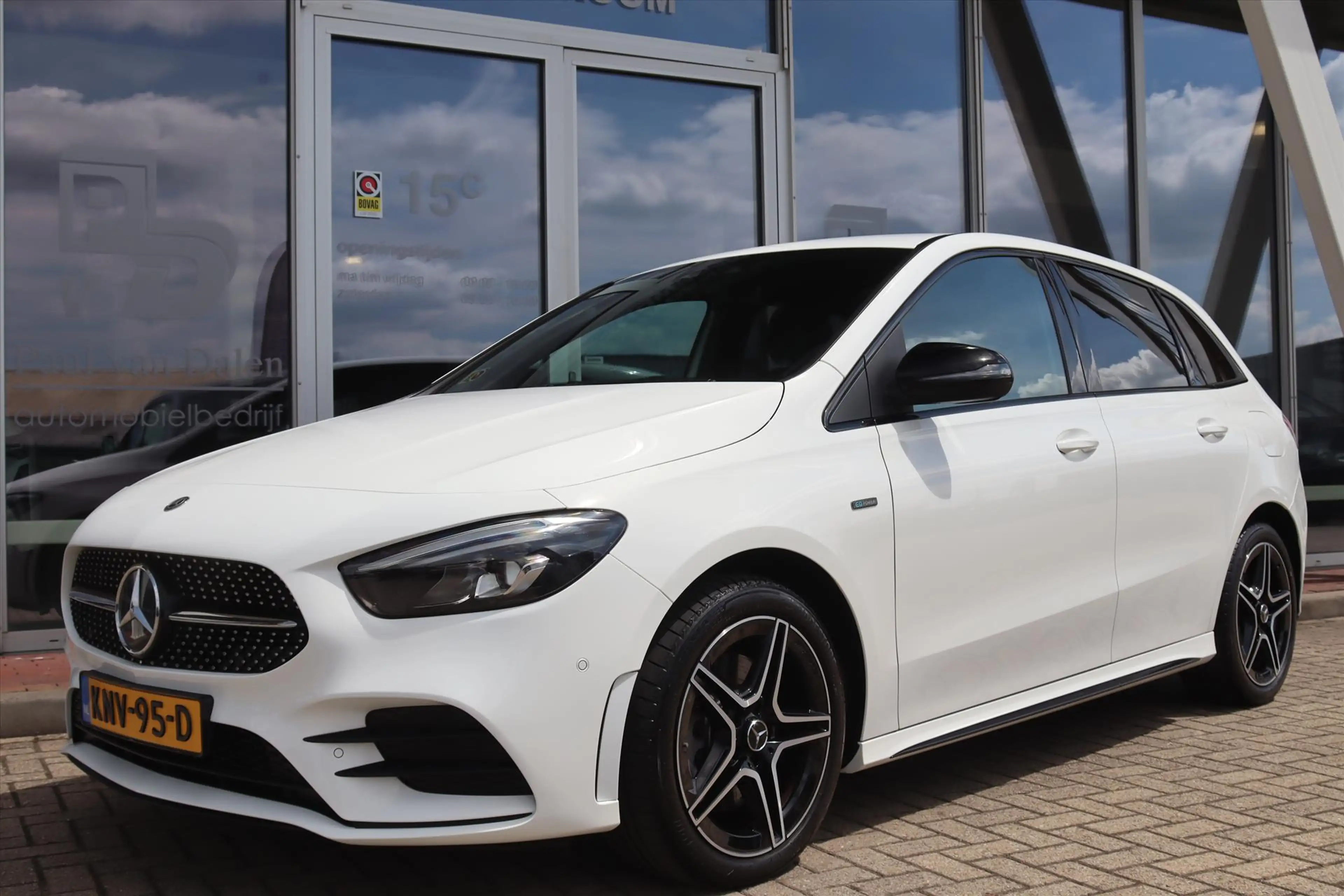 Mercedes-Benz B 250 B250e 218PK AUTOMAAT AMG NIGHT Navi | Sfeerverlich — photo 40