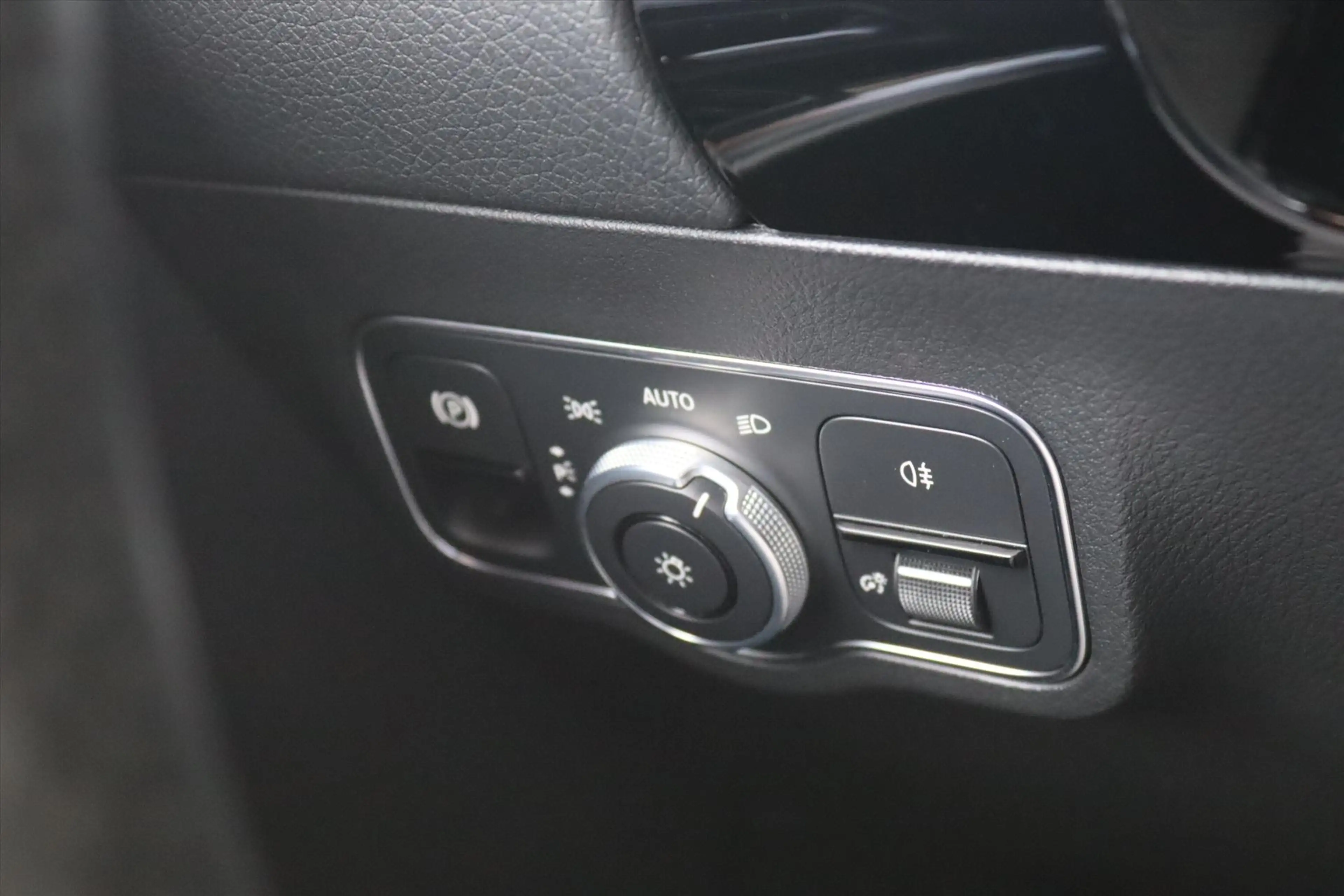 Mercedes-Benz B 250 B250e 218PK AUTOMAAT AMG NIGHT Navi | Sfeerverlich — photo 36
