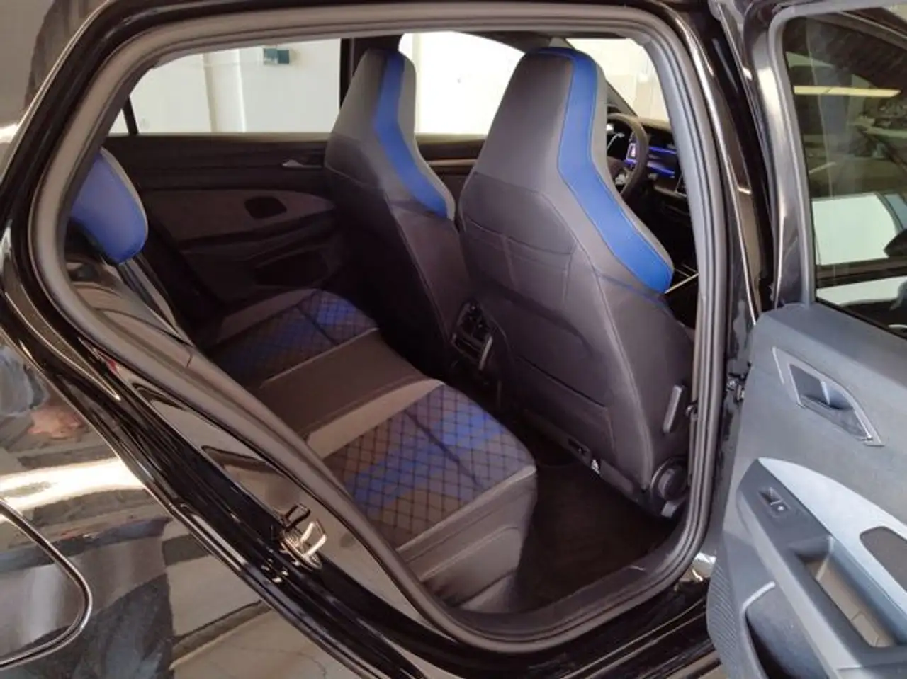 Volkswagen Golf 2,0 l TSI OPF 4MOTION 245 kW (333 PS) 7-Gang-Do..., миниатюра 8