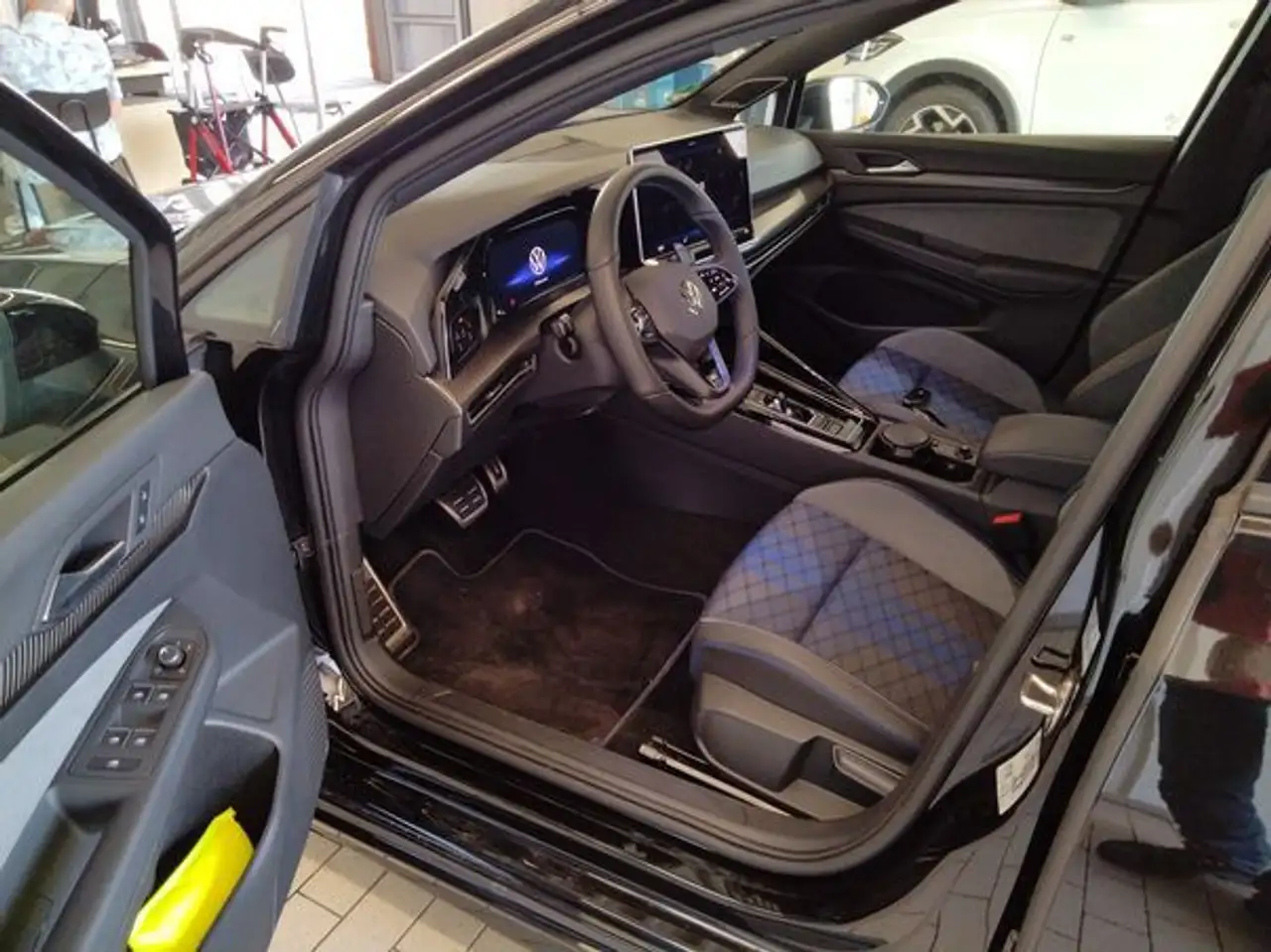 Volkswagen Golf 2,0 l TSI OPF 4MOTION 245 kW (333 PS) 7-Gang-Do..., миниатюра 5