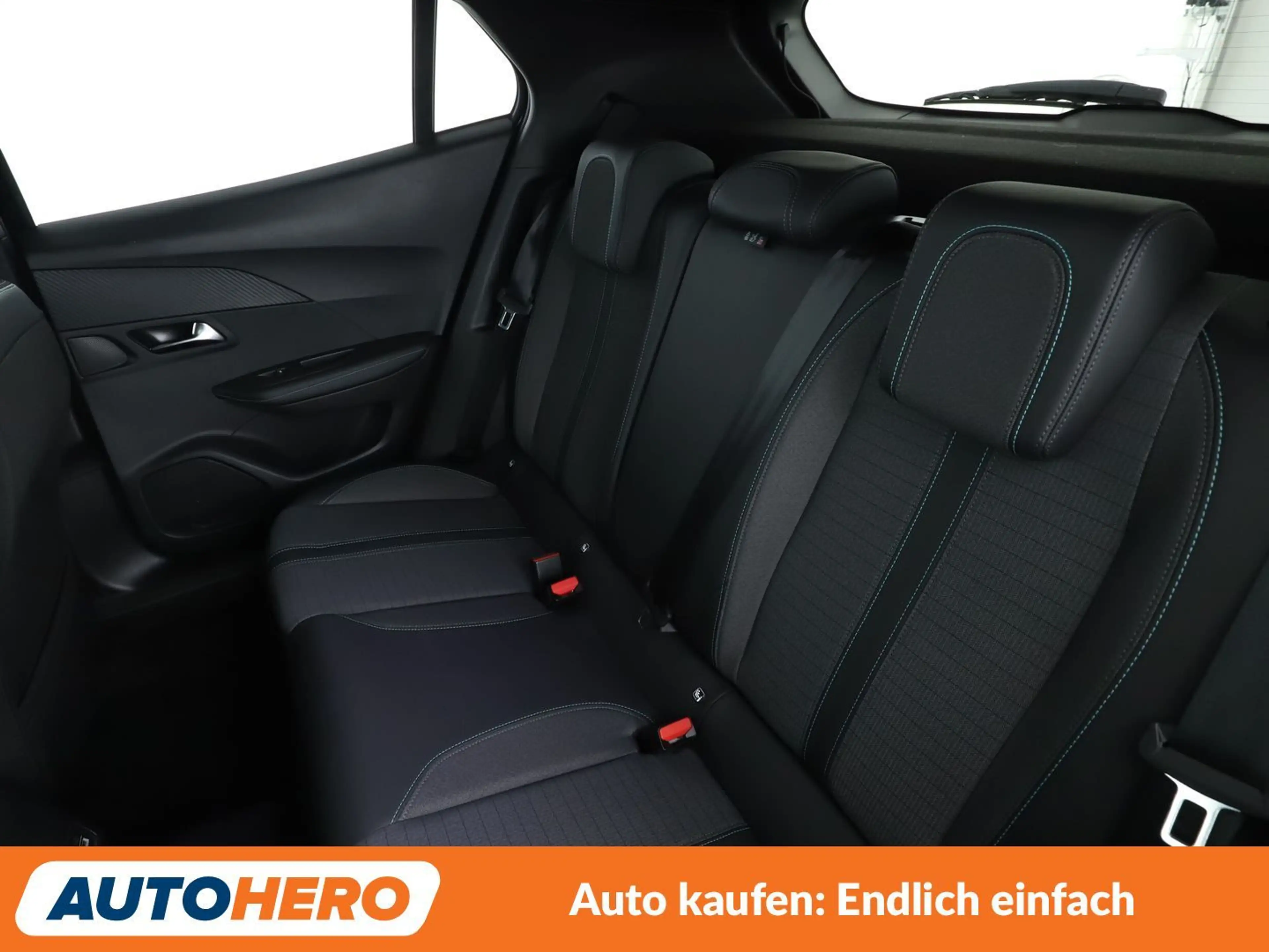 Peugeot e-2008 electric drive 100 kW Allure Pack Aut.*NAVI*LED* — photo 14