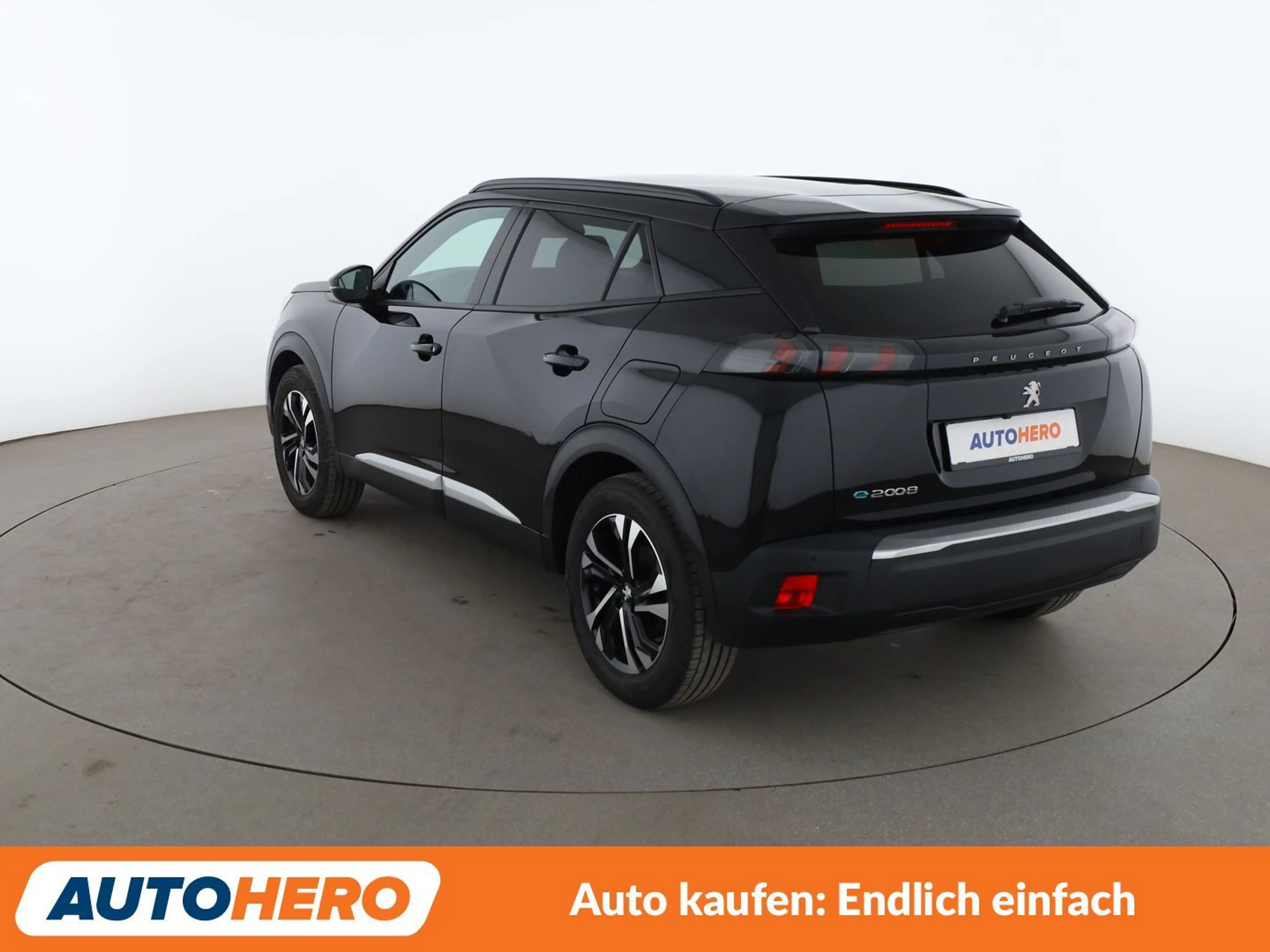 Peugeot e-2008 electric drive 100 kW Allure Pack Aut.*NAVI*LED* — photo 4