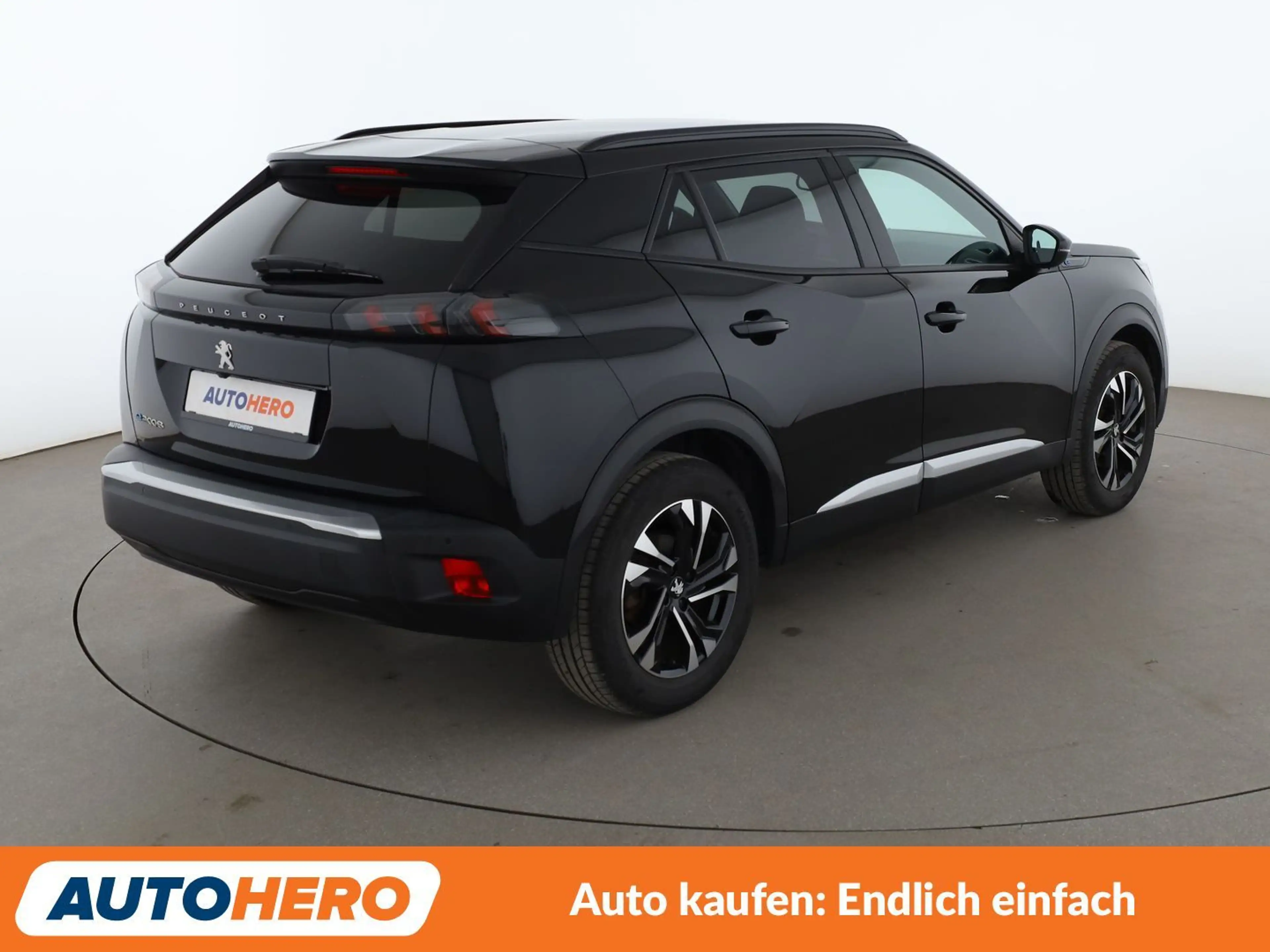 Peugeot e-2008 electric drive 100 kW Allure Pack Aut.*NAVI*LED* — photo 6