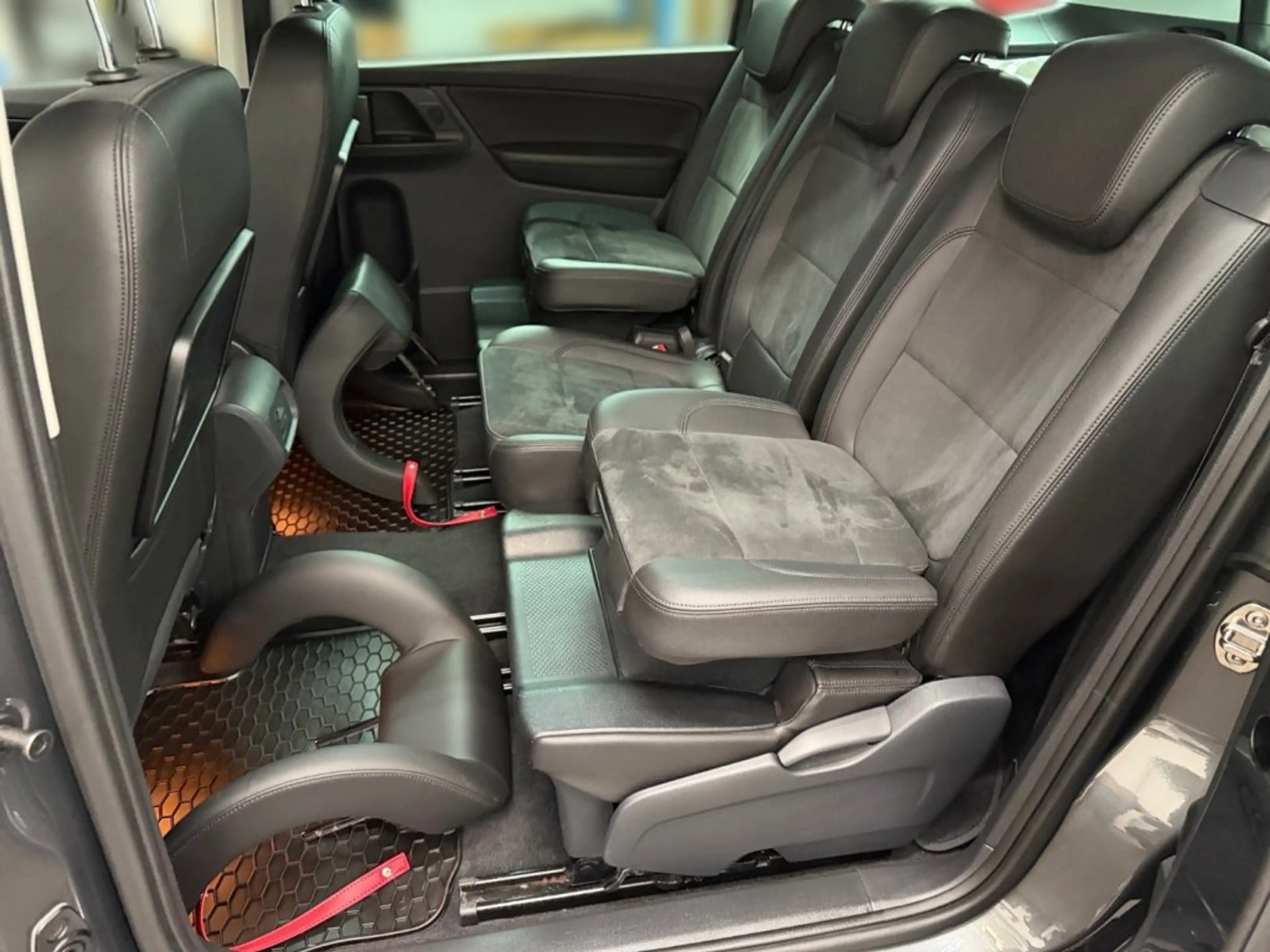 Volkswagen Sharan Comfortline 1,4 TSI — photo 7