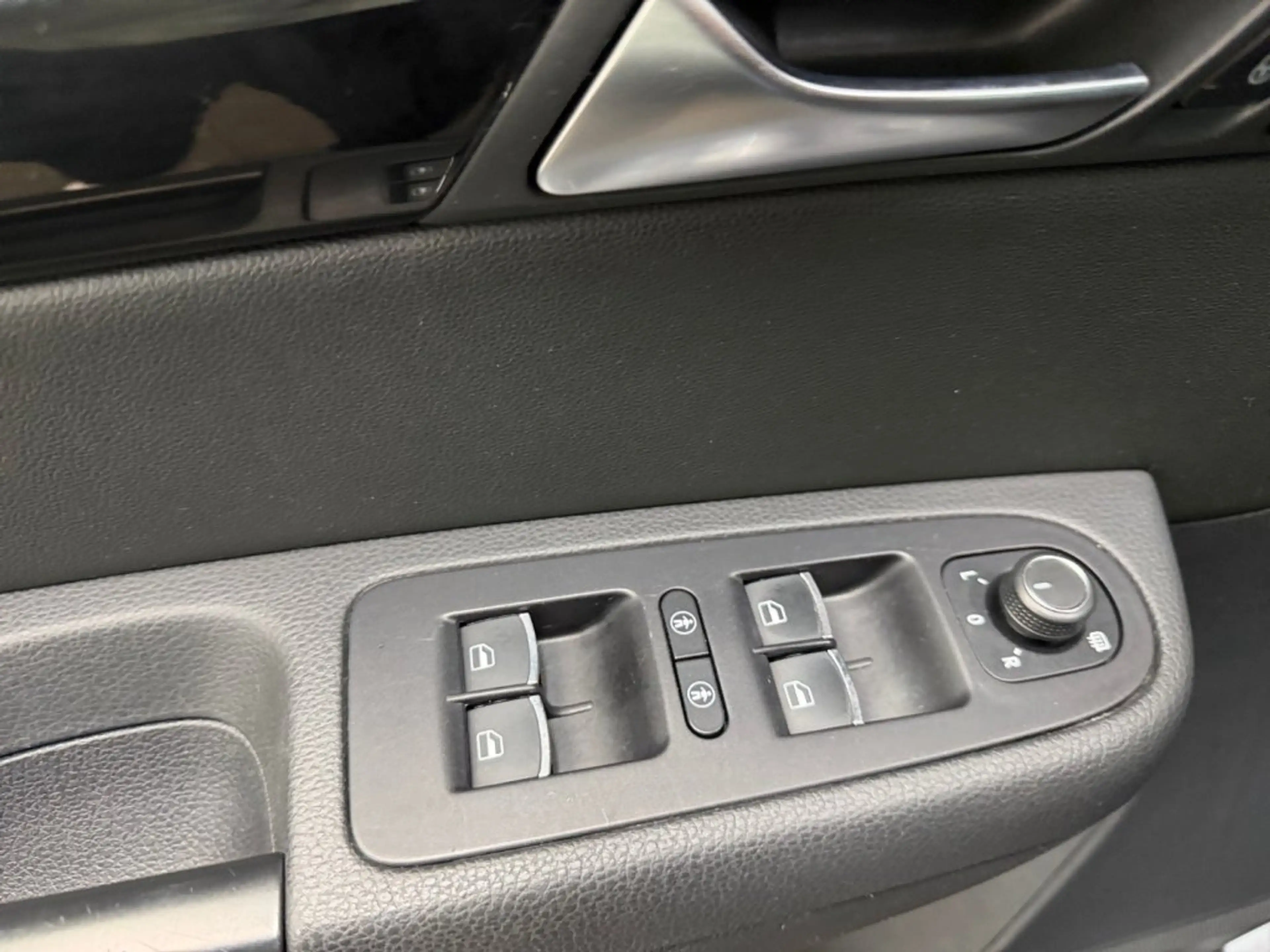 Volkswagen Sharan Comfortline 1,4 TSI — photo 21