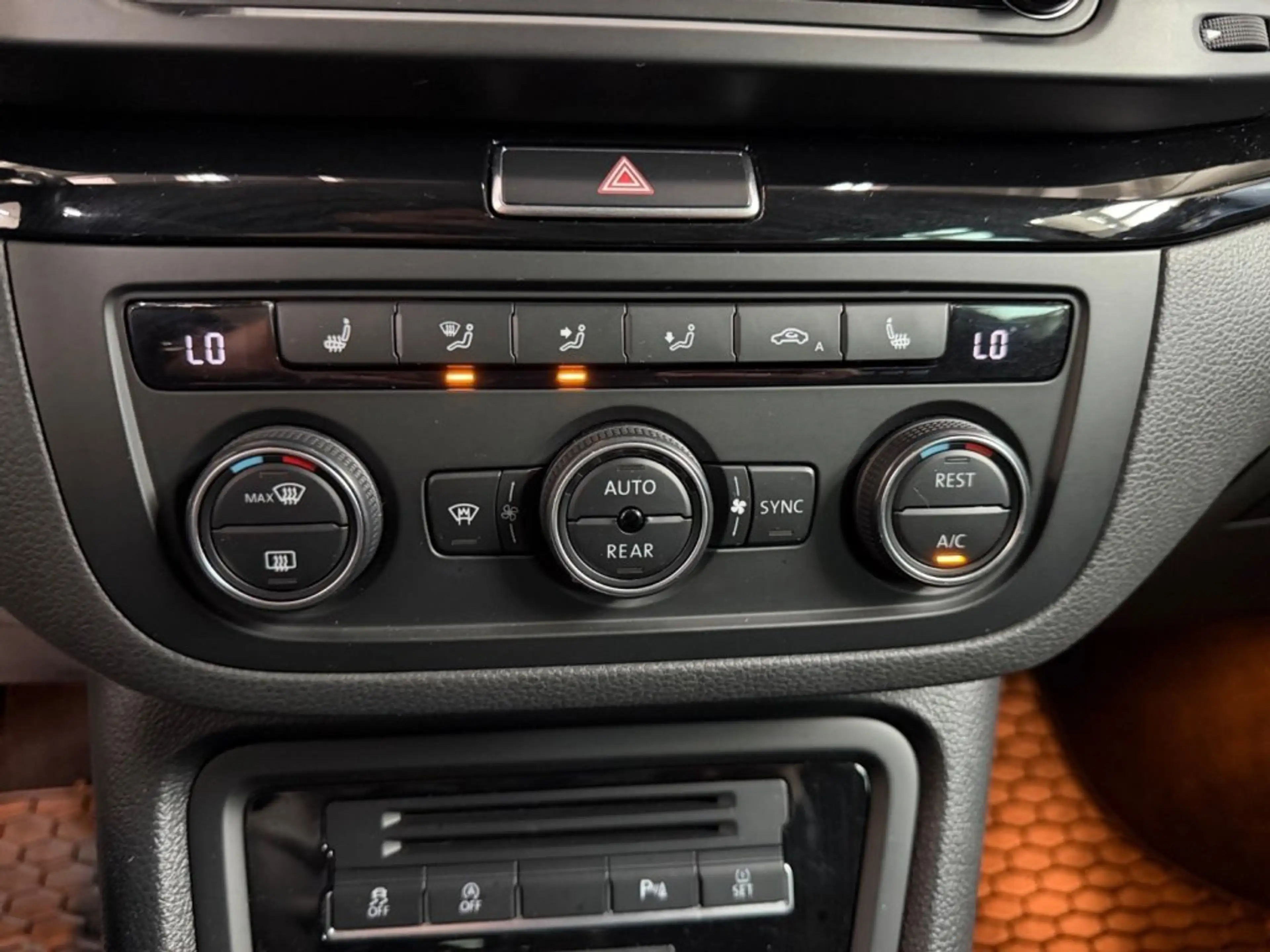 Volkswagen Sharan Comfortline 1,4 TSI — photo 14