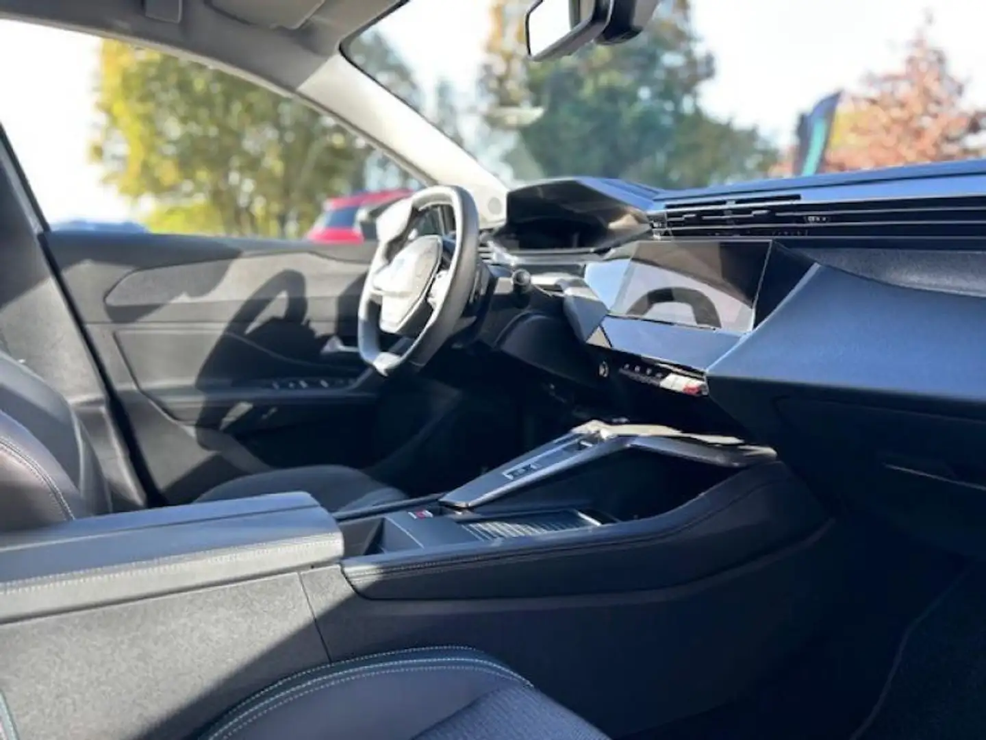 Peugeot 308 Allure Hybrid 136 e-DCS6 Gris - 2