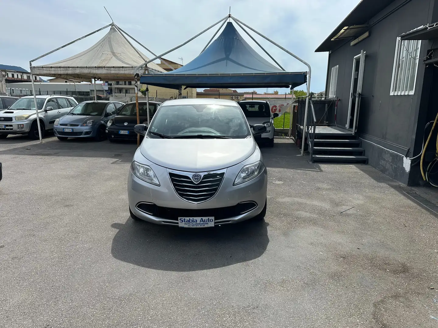 Lancia Ypsilon 1.2 8v Gold s Grau - 2