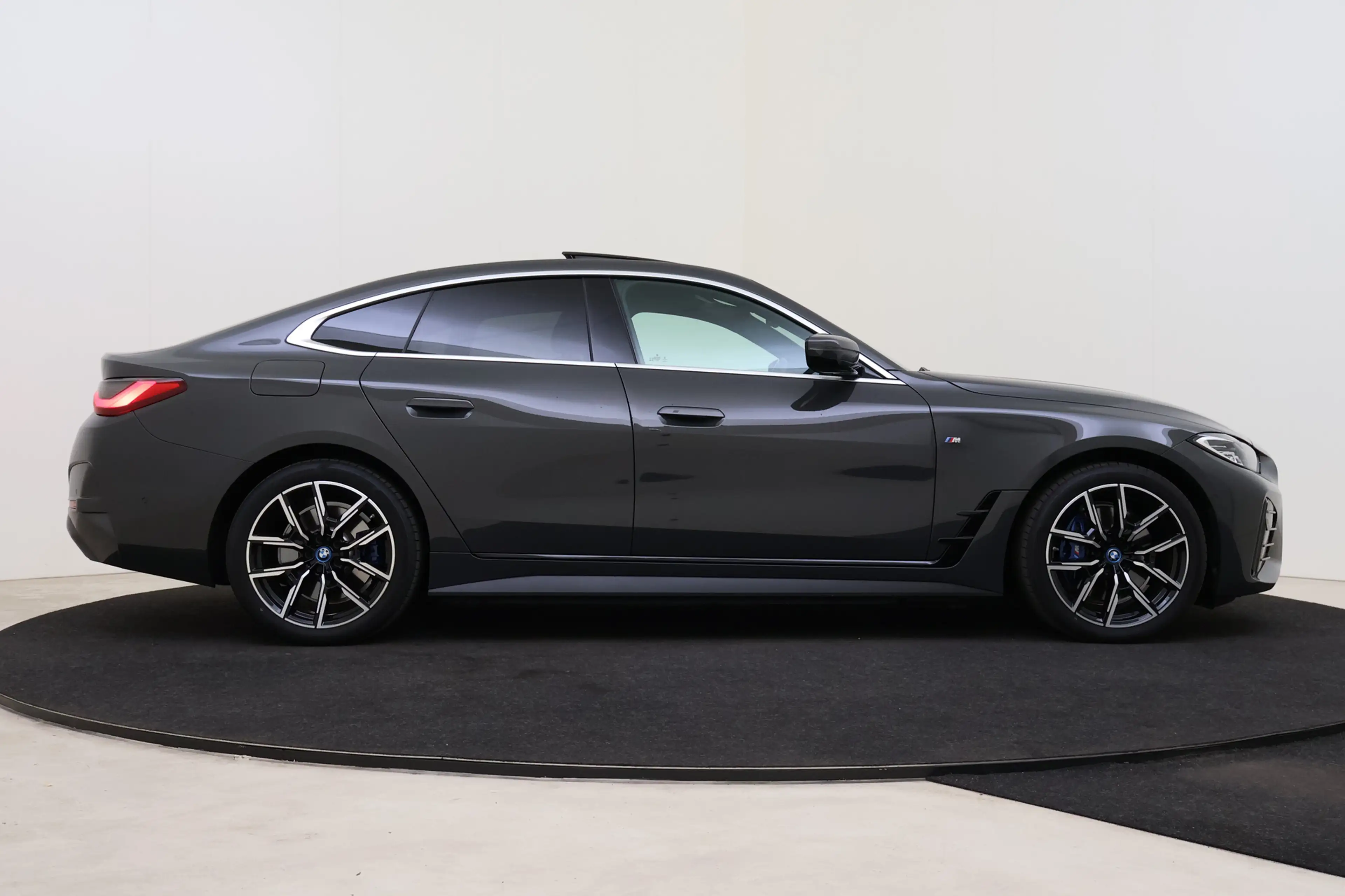 BMW i4 eDrive40 High Executive M Sport / Schuif-Kanteldak — photo 7