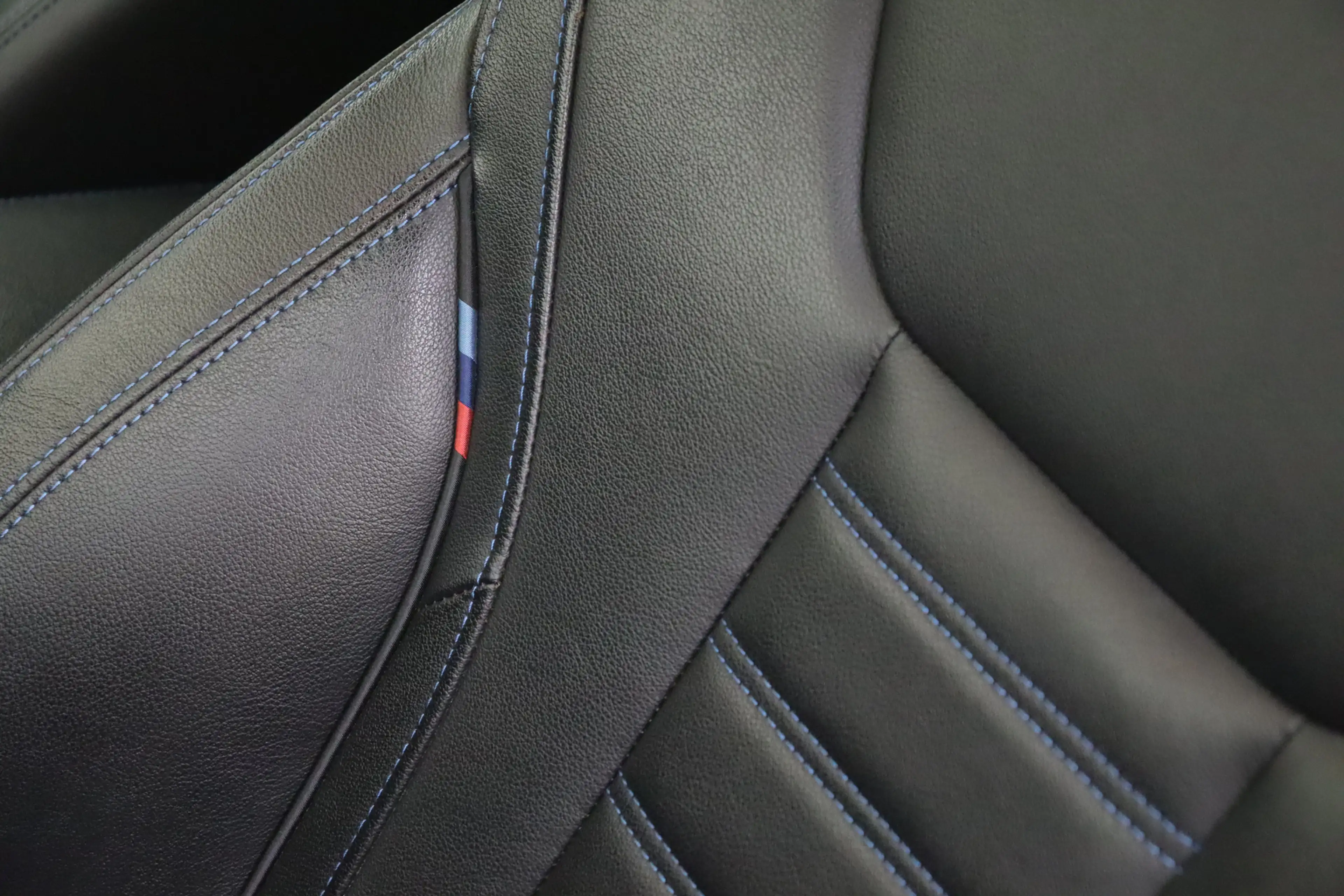 BMW i4 eDrive40 High Executive M Sport / Schuif-Kanteldak — photo 9