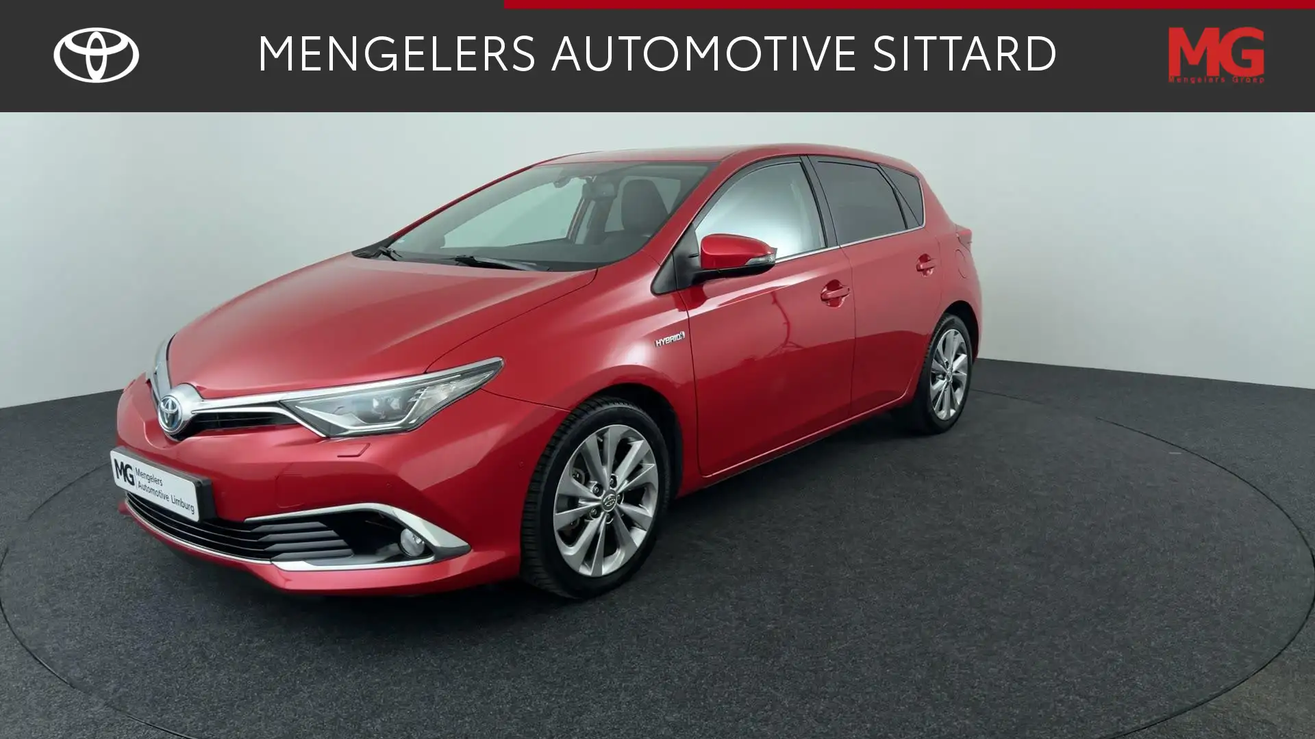 Toyota Auris 1.8 Hybrid Executive Rouge - 1