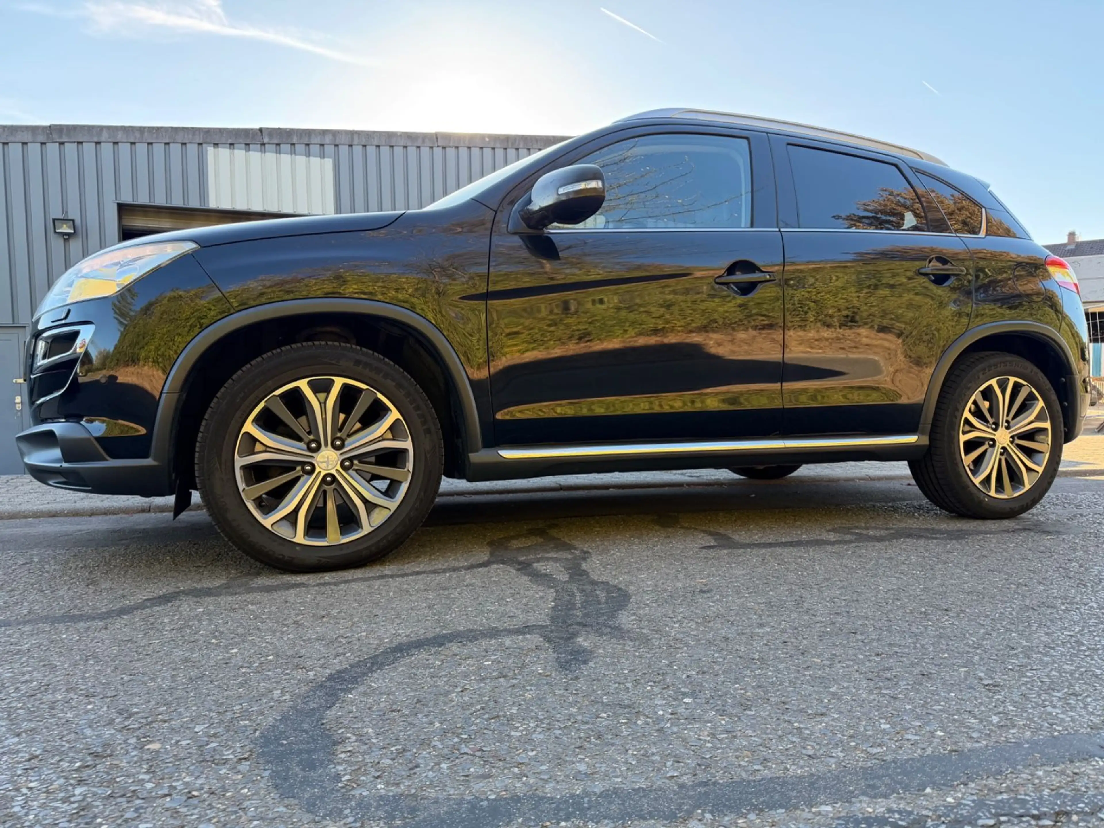 Peugeot 4008 Allure 4WD Leder Kamera Pdc Soundsys.8xAlu — photo 4