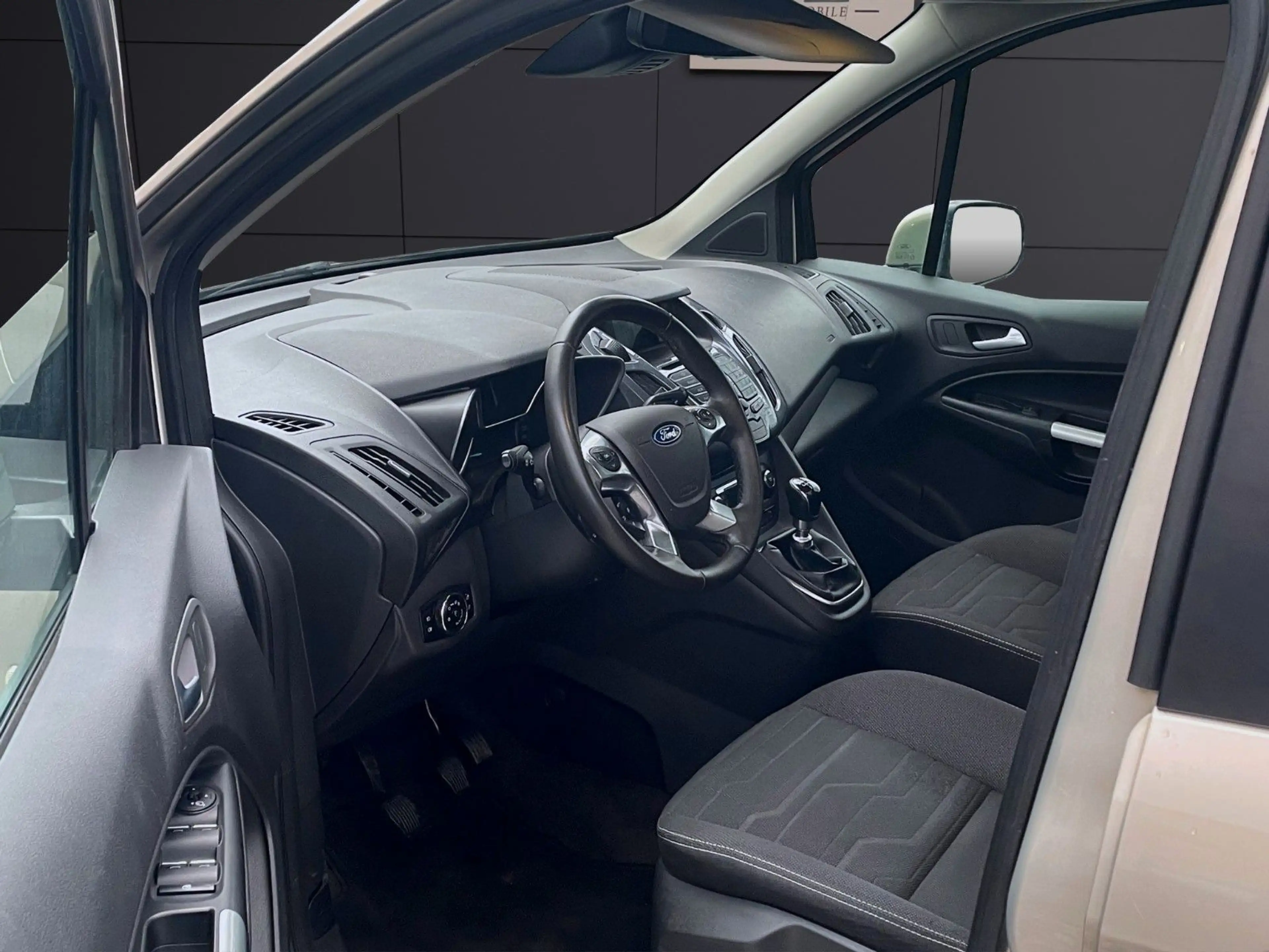 Ford Grand Tourneo Connect 7.Sitzer~AHK~Pano~SHZ~RFK — photo 15