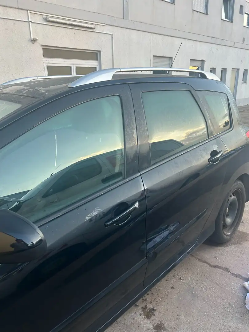 Peugeot 308 308 SW HDi FAP 150 Family Schwarz - 2