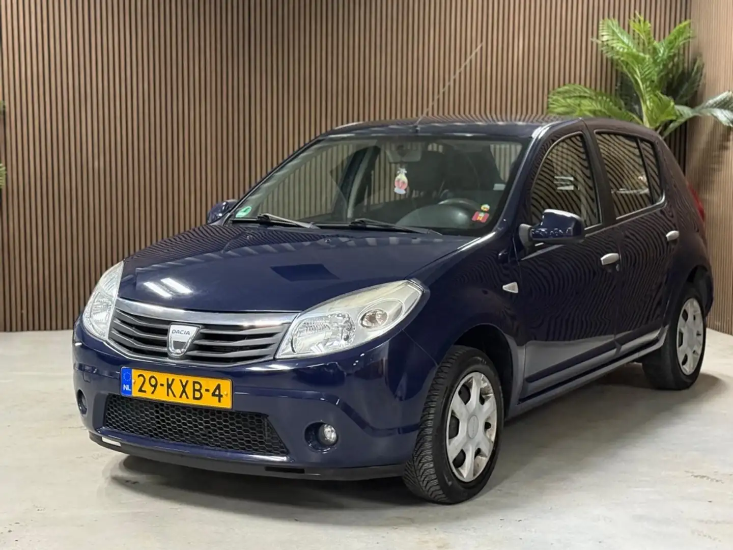 Dacia Sandero 1.2 Lauréate Blauw - 2