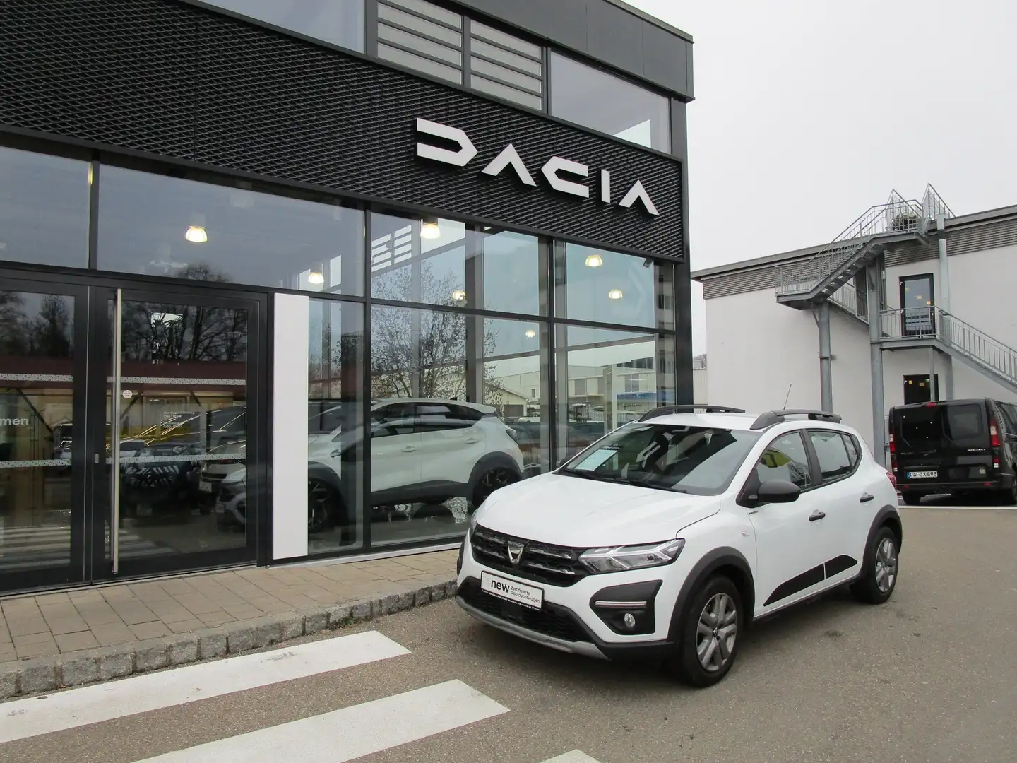 Dacia Sandero Stepway Essential TCe 100 ECO-G ALLWETTERREIFEN Weiß - 1