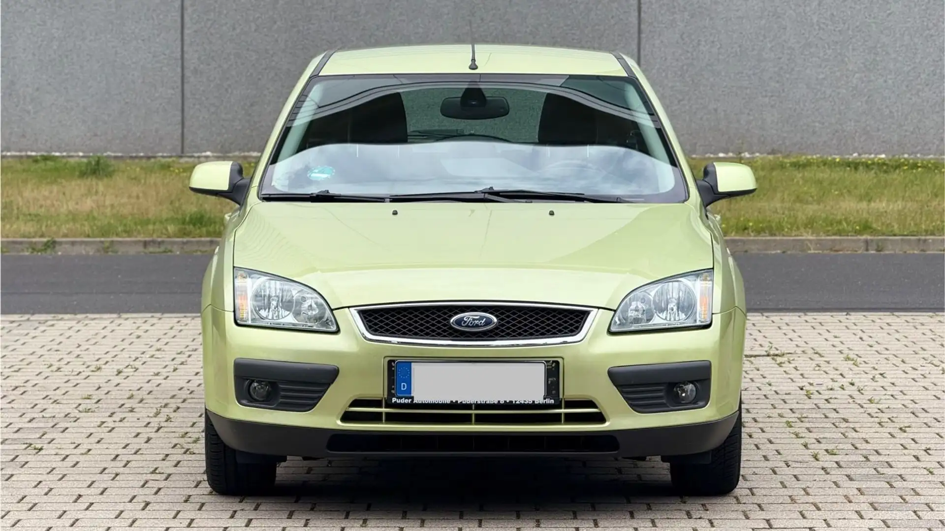 Ford Focus Lim. Ghia Yellow - 1