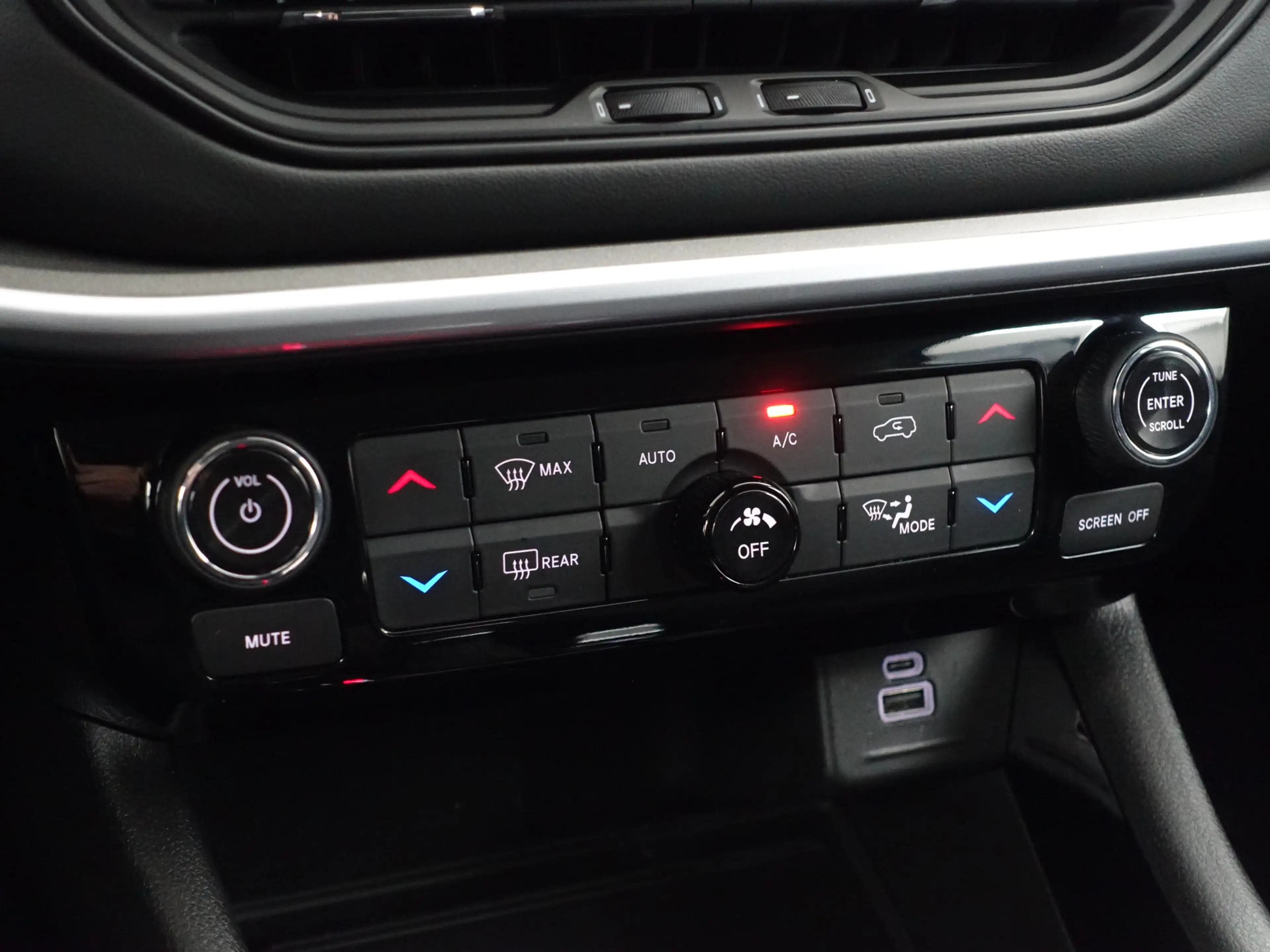 Jeep Compass 4xe 240 Plug-in Hybrid Electric Limited Aut- Dynam — photo 12