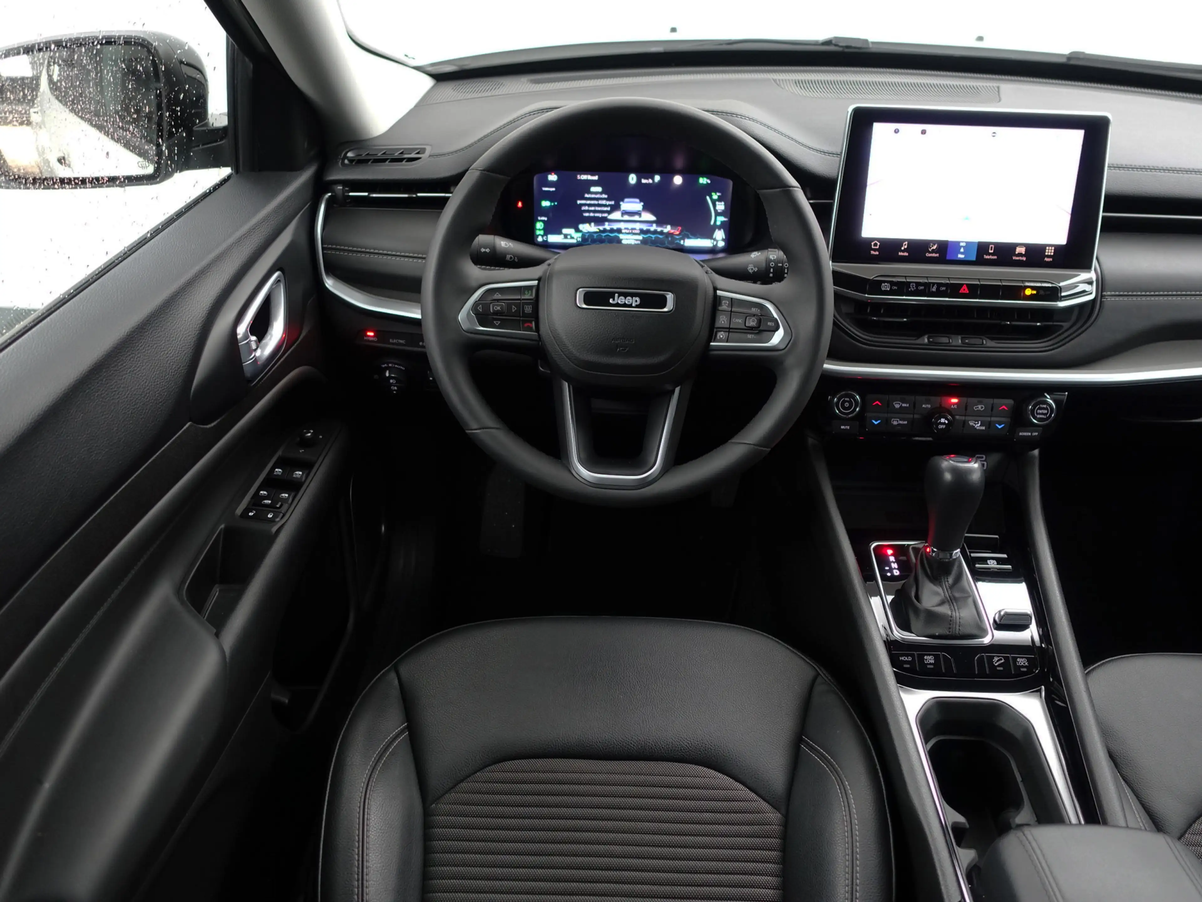 Jeep Compass 4xe 240 Plug-in Hybrid Electric Limited Aut- Dynam — photo 6