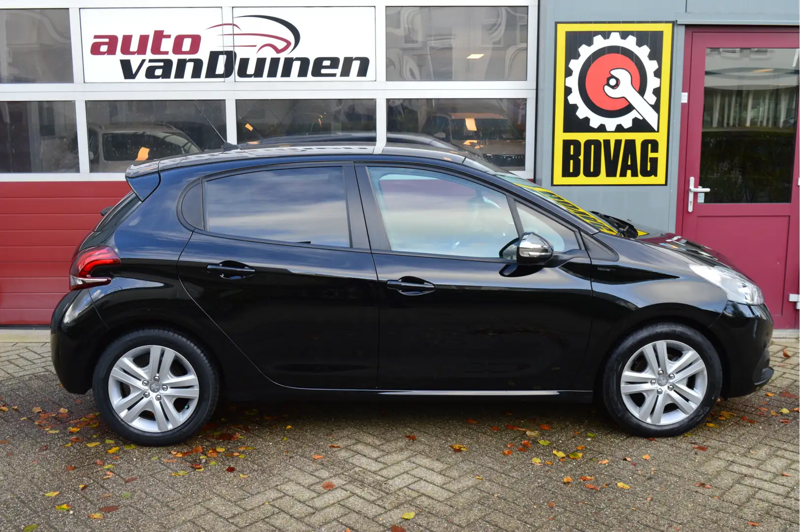 Peugeot 208 1.2 PureTech Signature O.a: PDC, DAB, Airco, Cruis Noir - 2
