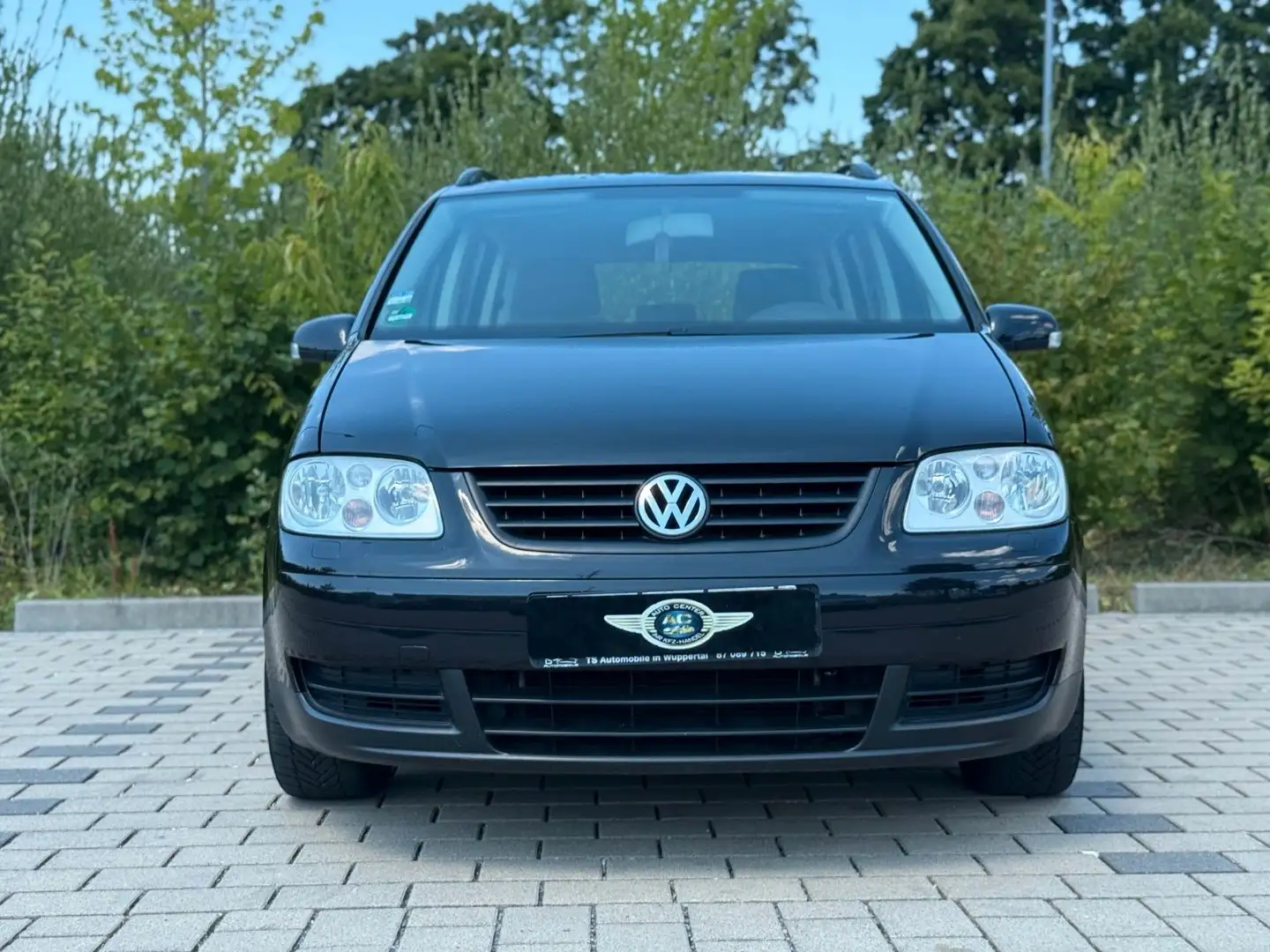 Volkswagen Touran TÜV NEU/SHZ/SERVO/KLIMA Schwarz - 2