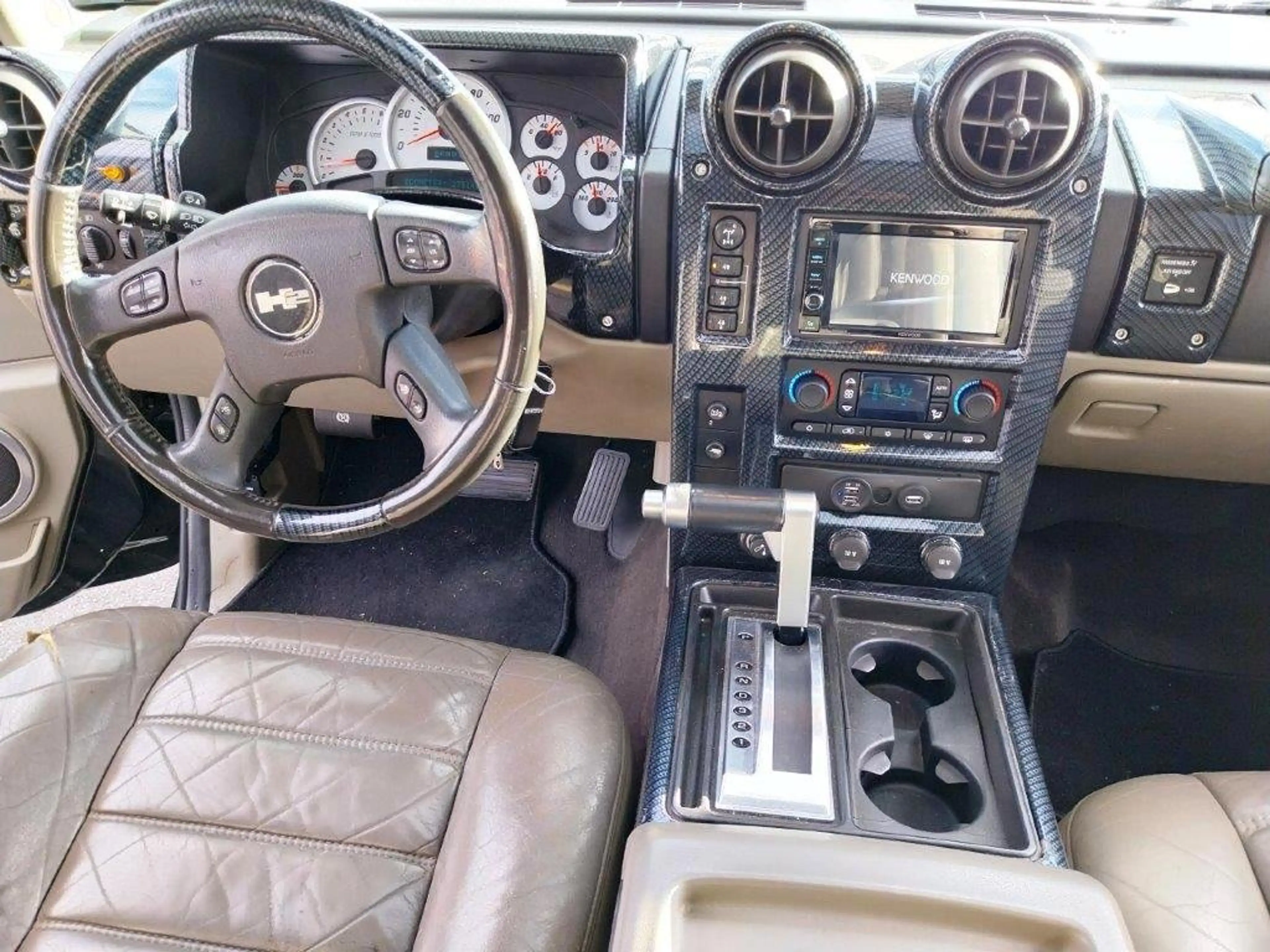 HUMMER H2 — photo 7