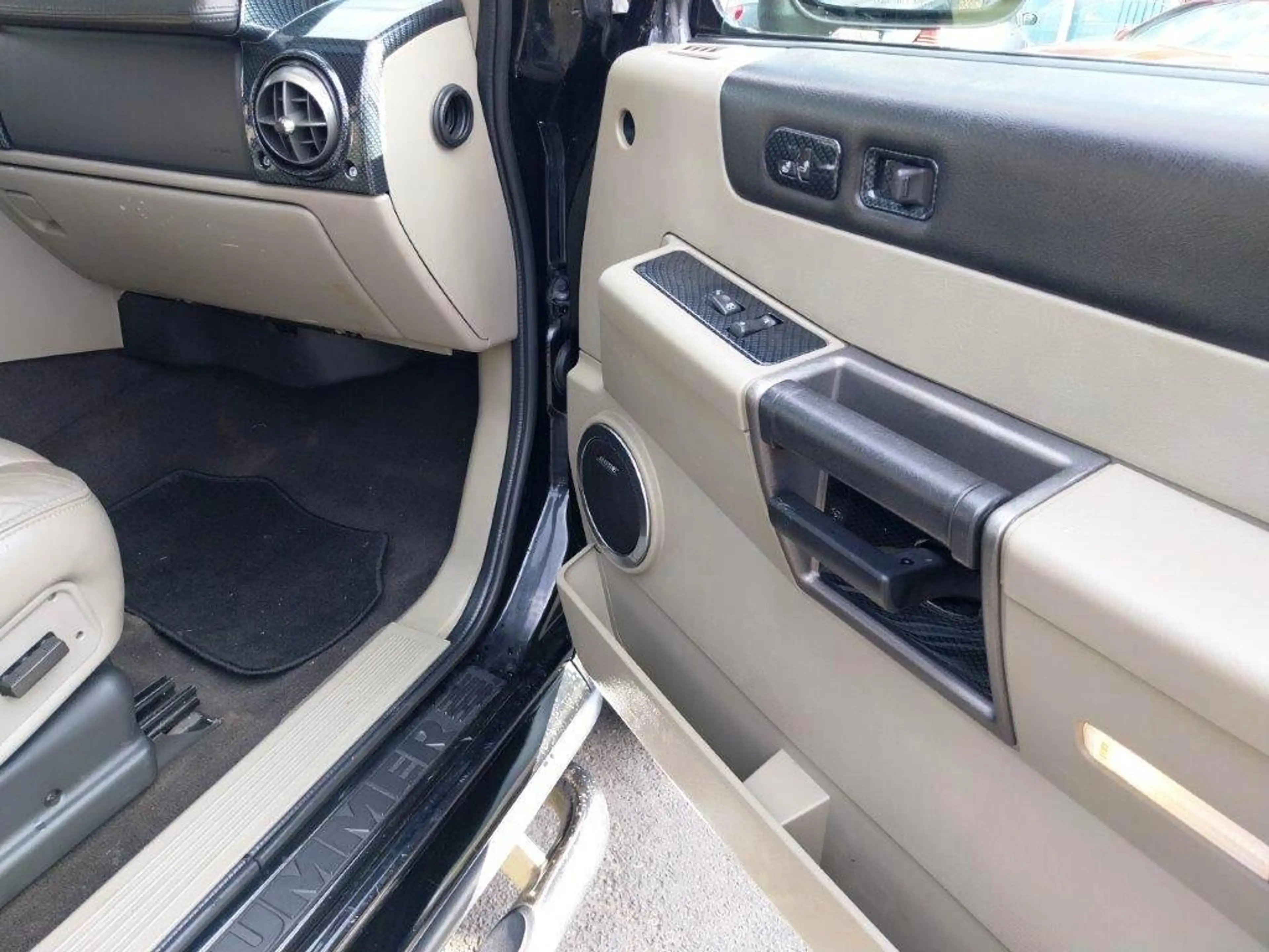 HUMMER H2 — photo 13